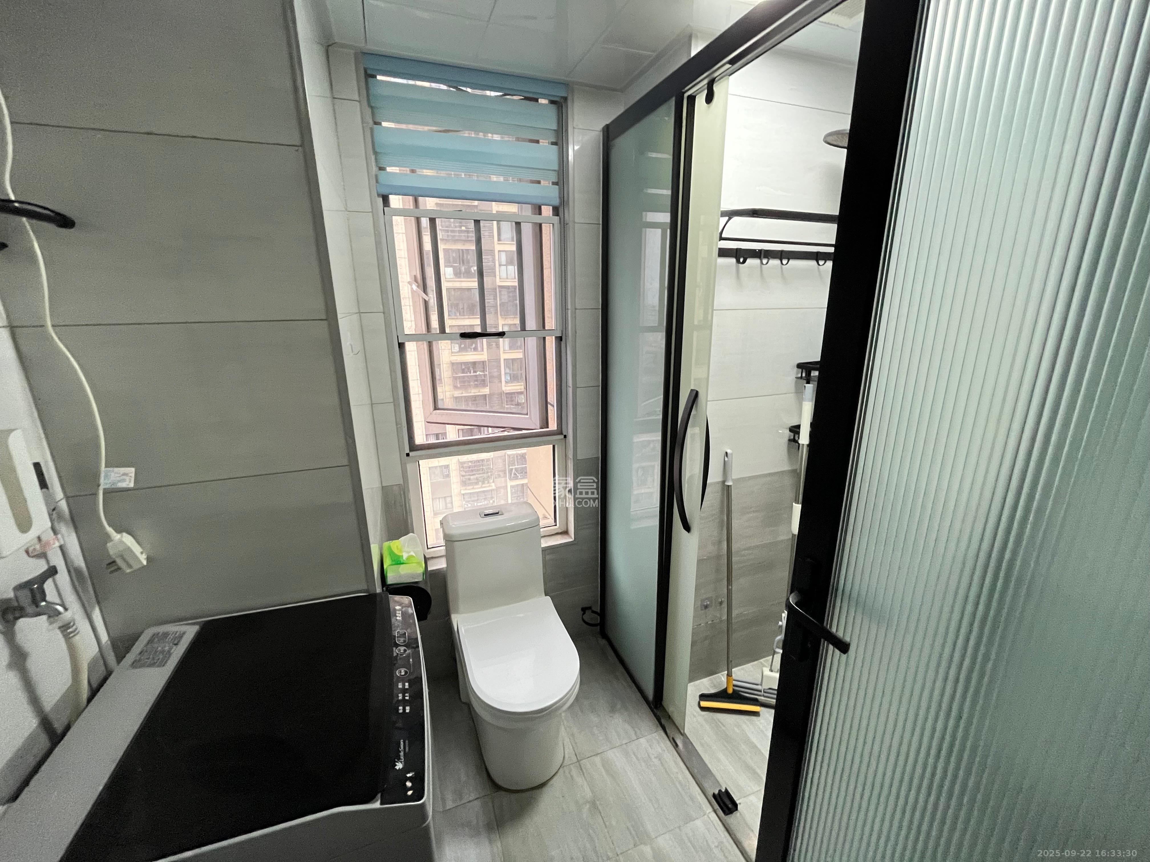 保利香槟国际  2室2厅1卫    1600.0元/月室内图