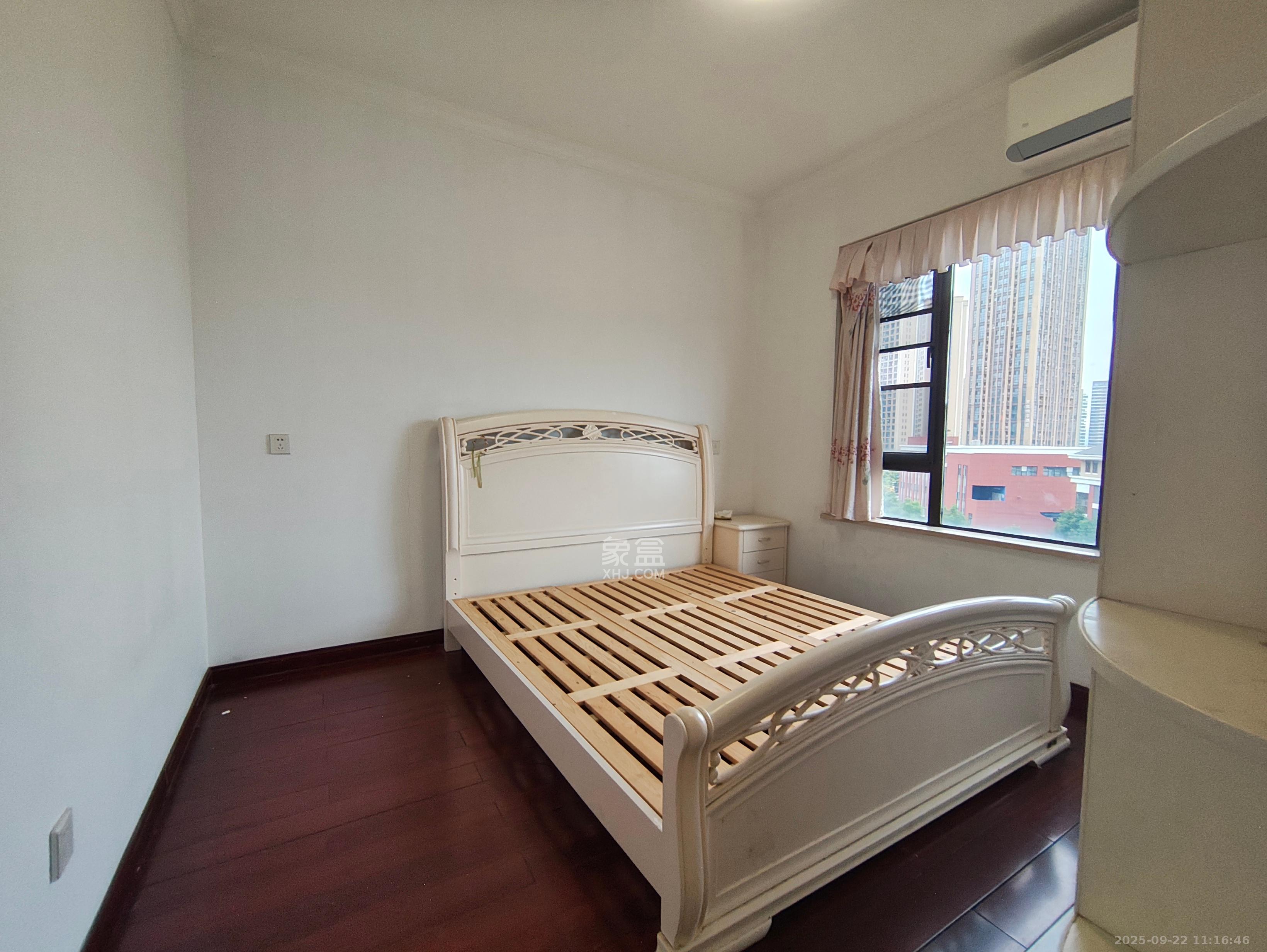 洋湖18克拉(旷远洋湖18克拉) 3室2厅1卫 2400.0元/月 洋湖18克拉(旷远洋湖18克拉) 3室2厅1卫 2400.0元/月室内图