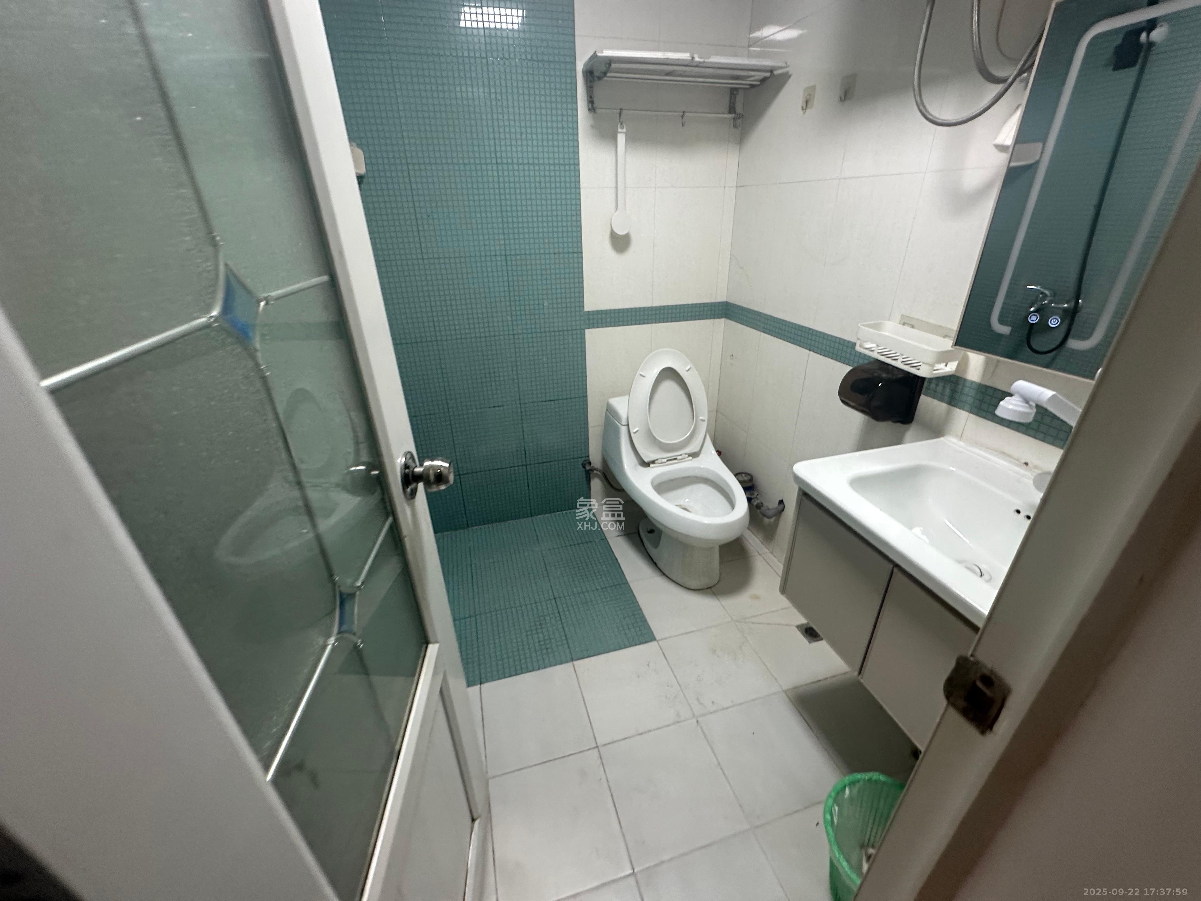 省电化教育馆宿舍(电教大厦) 5室2厅2卫 5000.0元/月 省电化教育馆宿舍(电教大厦) 5室2厅2卫 5000.0元/月室内图