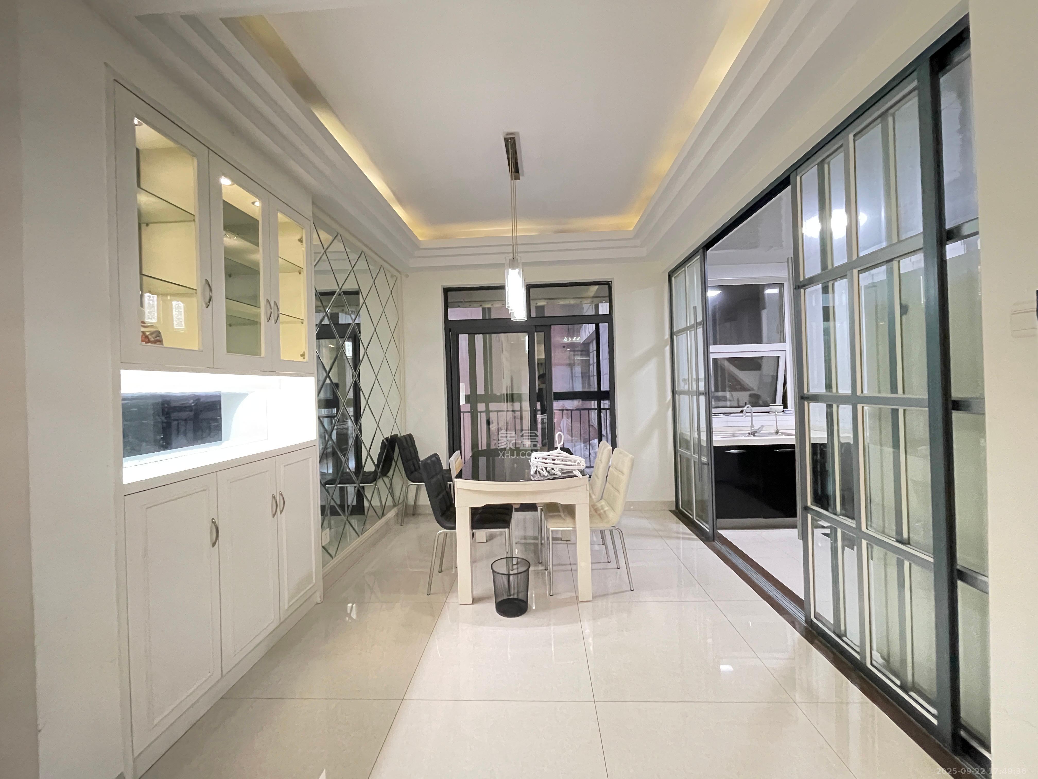 西点公园里 3室2厅2卫 3200.0元/月 西点公园里 3室2厅2卫 3200.0元/月室内图