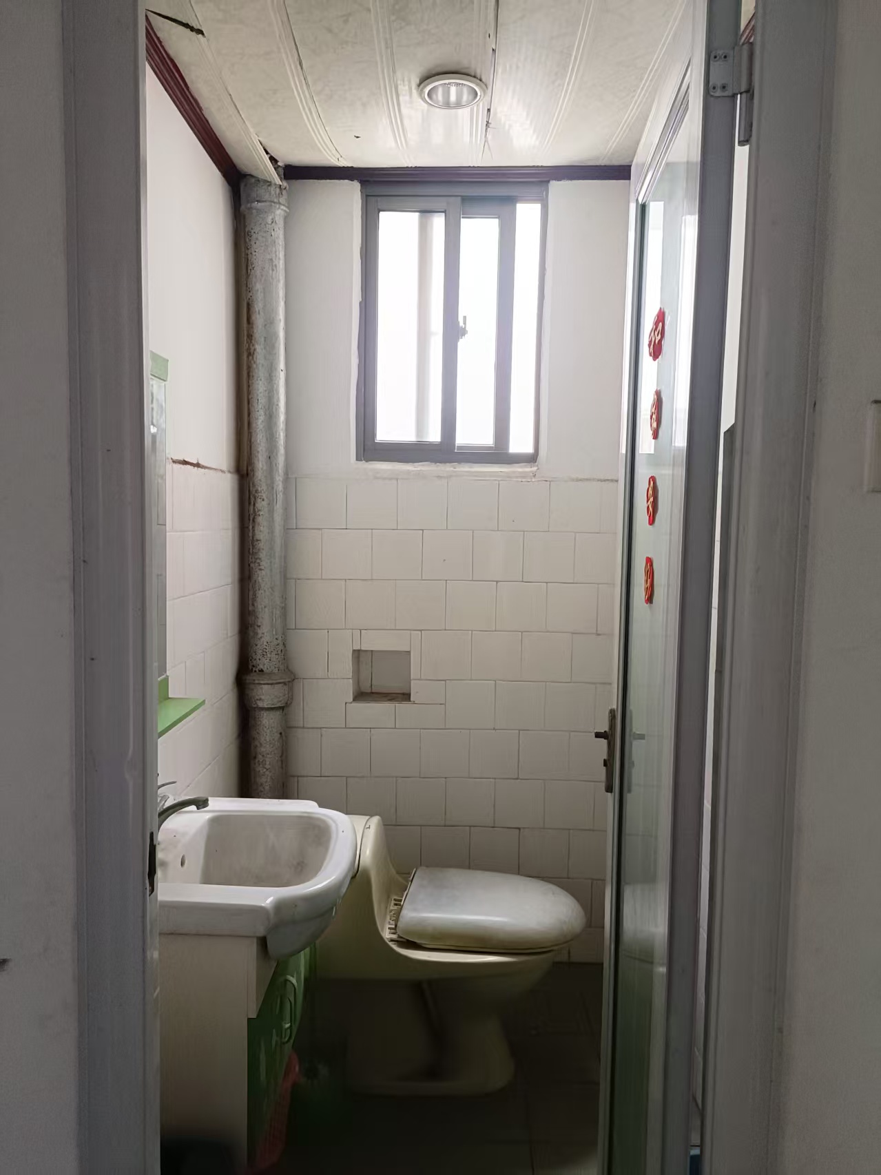 画苑小区 4室2厅2卫 2500.0元/月 画苑小区 4室2厅2卫 2500.0元/月室内图