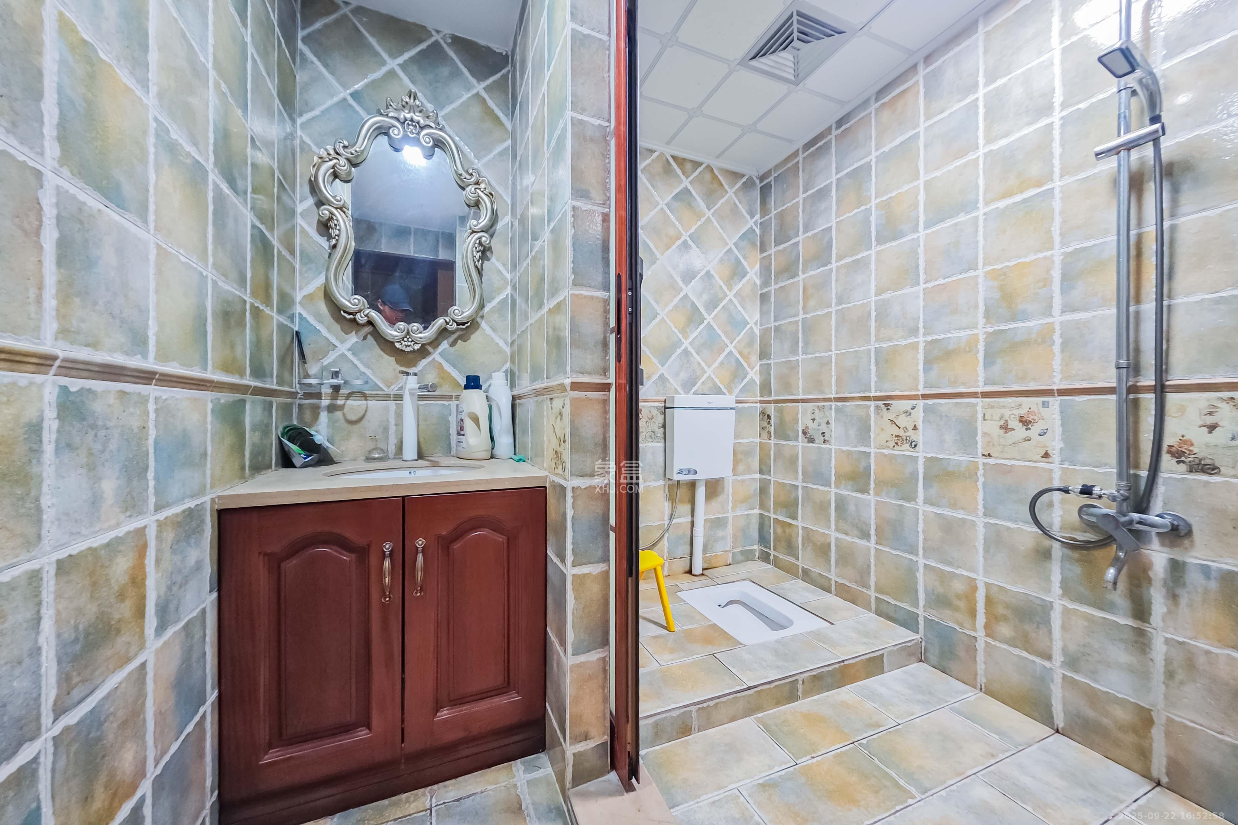 吉联小区(红墅湾) 6室2厅6卫 680.0万 吉联小区(红墅湾) 6室2厅6卫 680.0万卫生间