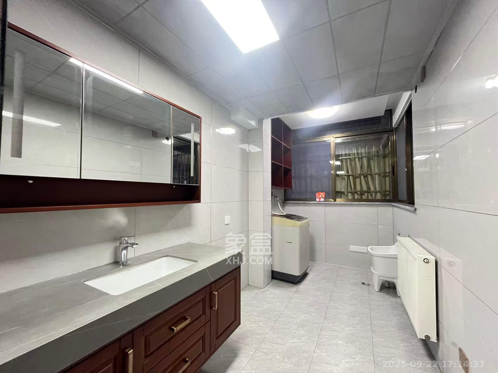 君悦紫园  2室2厅1卫    3200.0元/月室内图