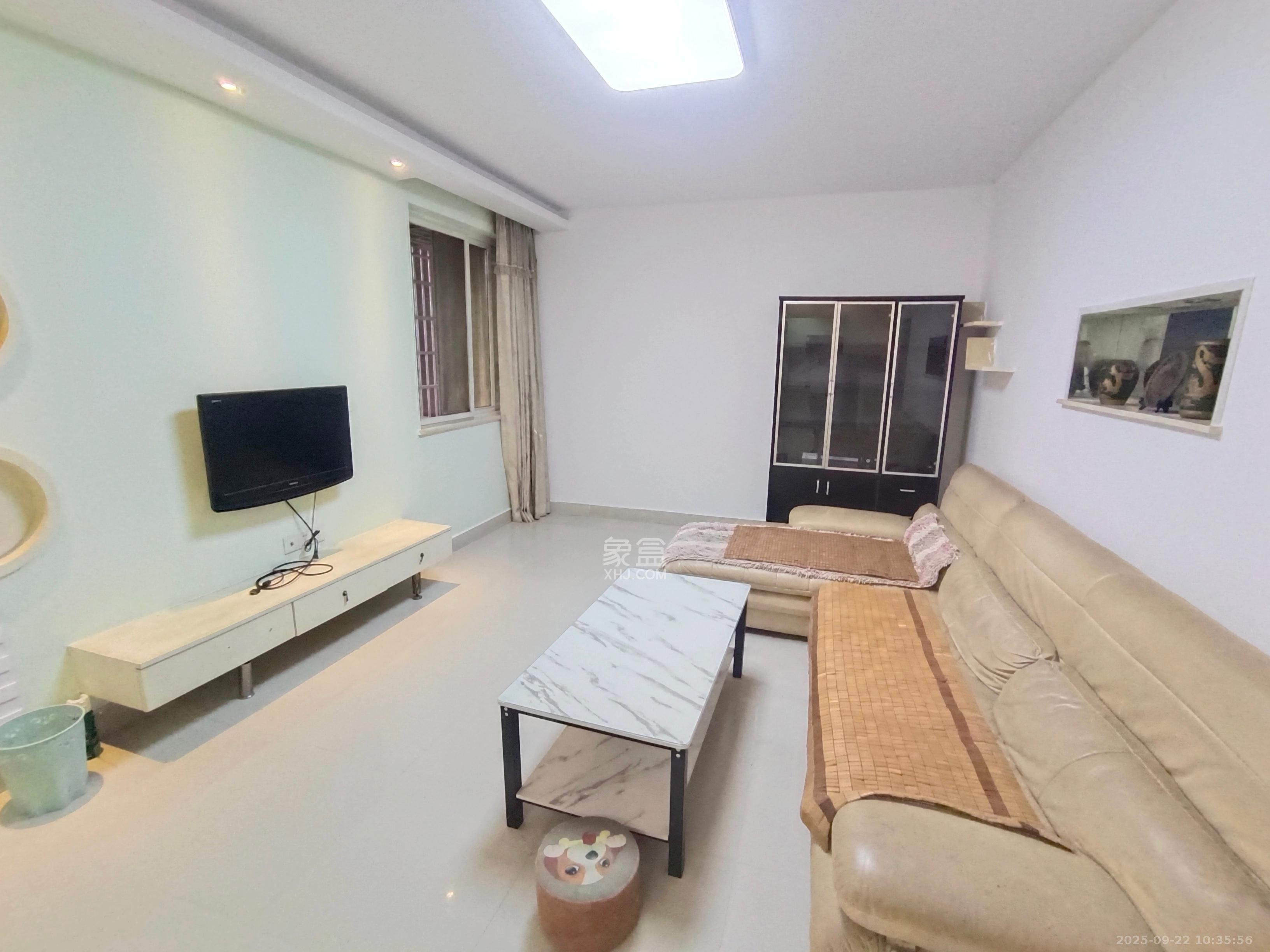 巧克力空间（建鸿达现代大厦）  2室2厅1卫   2200.00元/月室内图