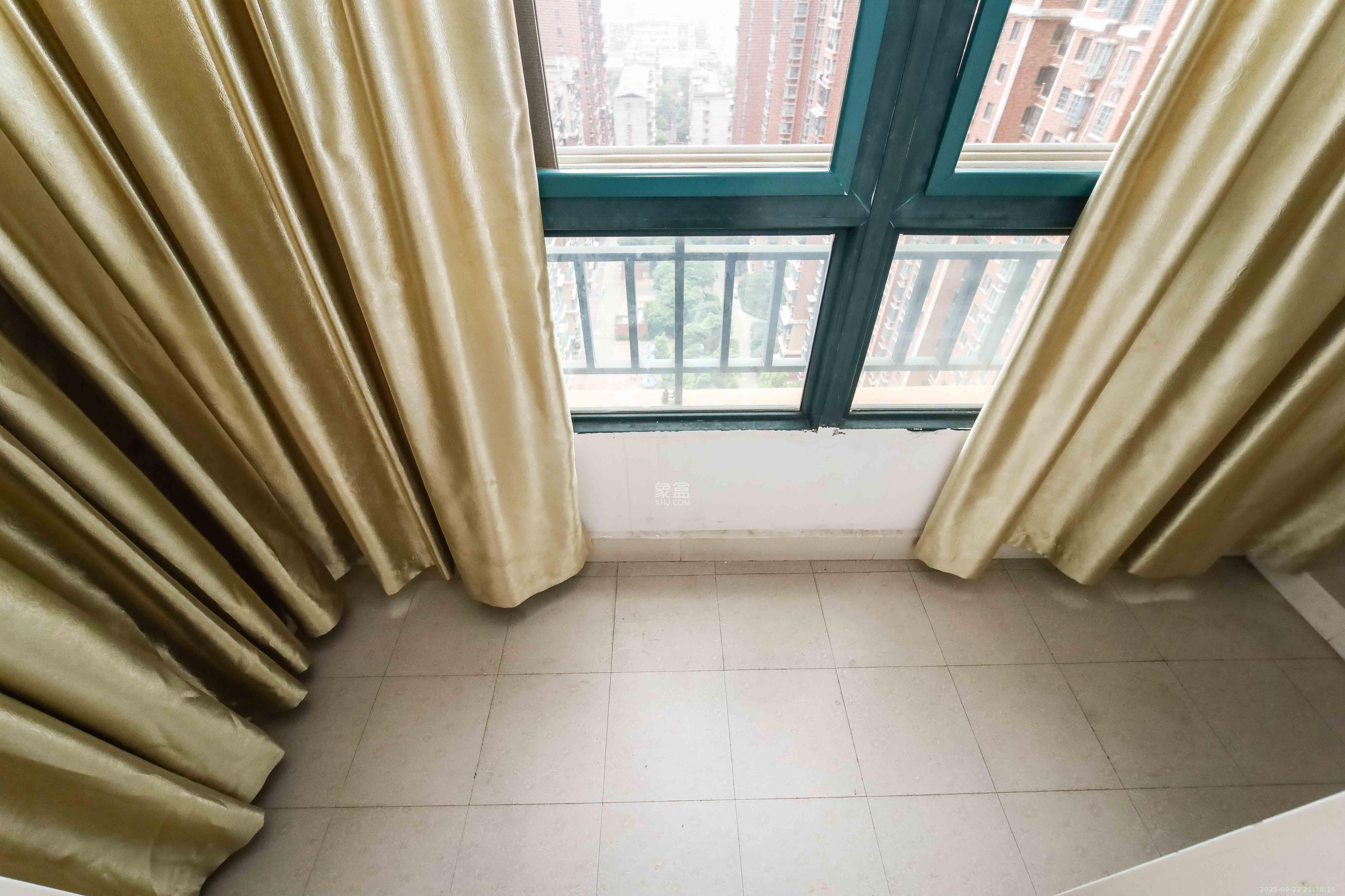 东玺门 3室2厅2卫 92.8万 东玺门 3室2厅2卫 92.8万阳台