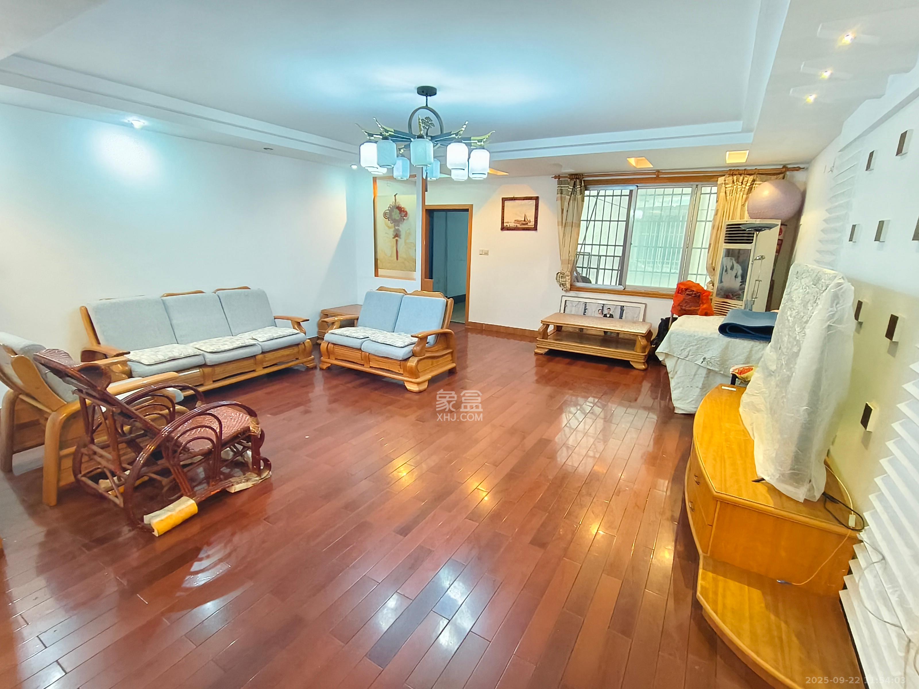 恩瑞公寓 3室2厅2卫 2300.0元/月 恩瑞公寓 3室2厅2卫 2300.0元/月室内图