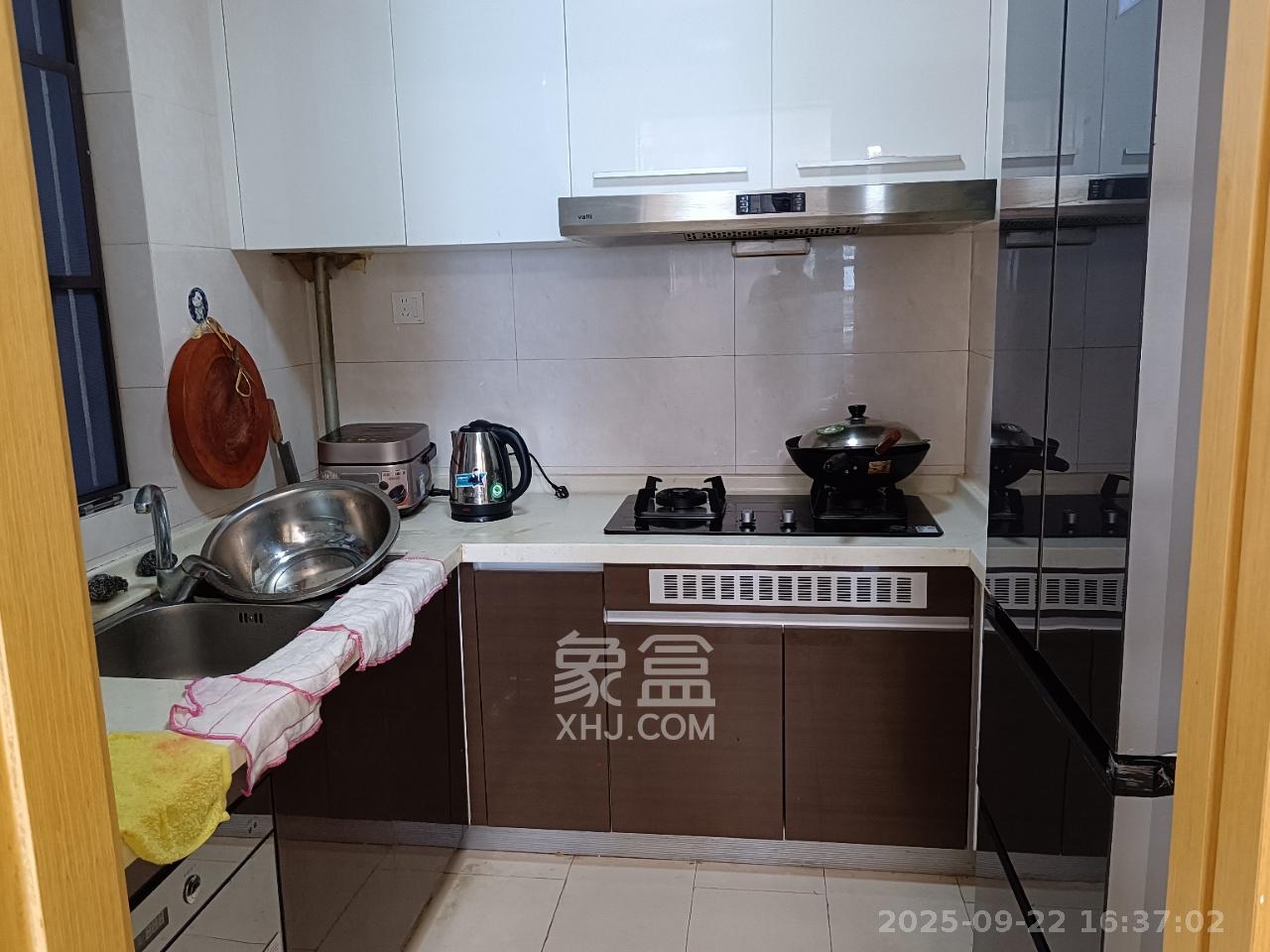 中海国际三期 3室2厅2卫 2800.0元/月 中海国际三期 3室2厅2卫 2800.0元/月室内图