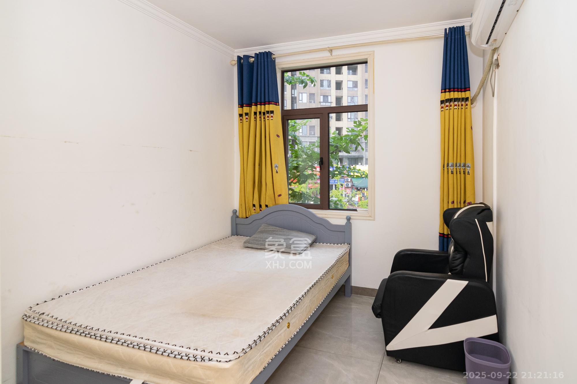 金地三千府(金地湖山樾、金地自在城)  4室2厅2卫    350.0万 金地三千府(金地湖山樾、金地自在城)  4室2厅2卫    350.0万卧室