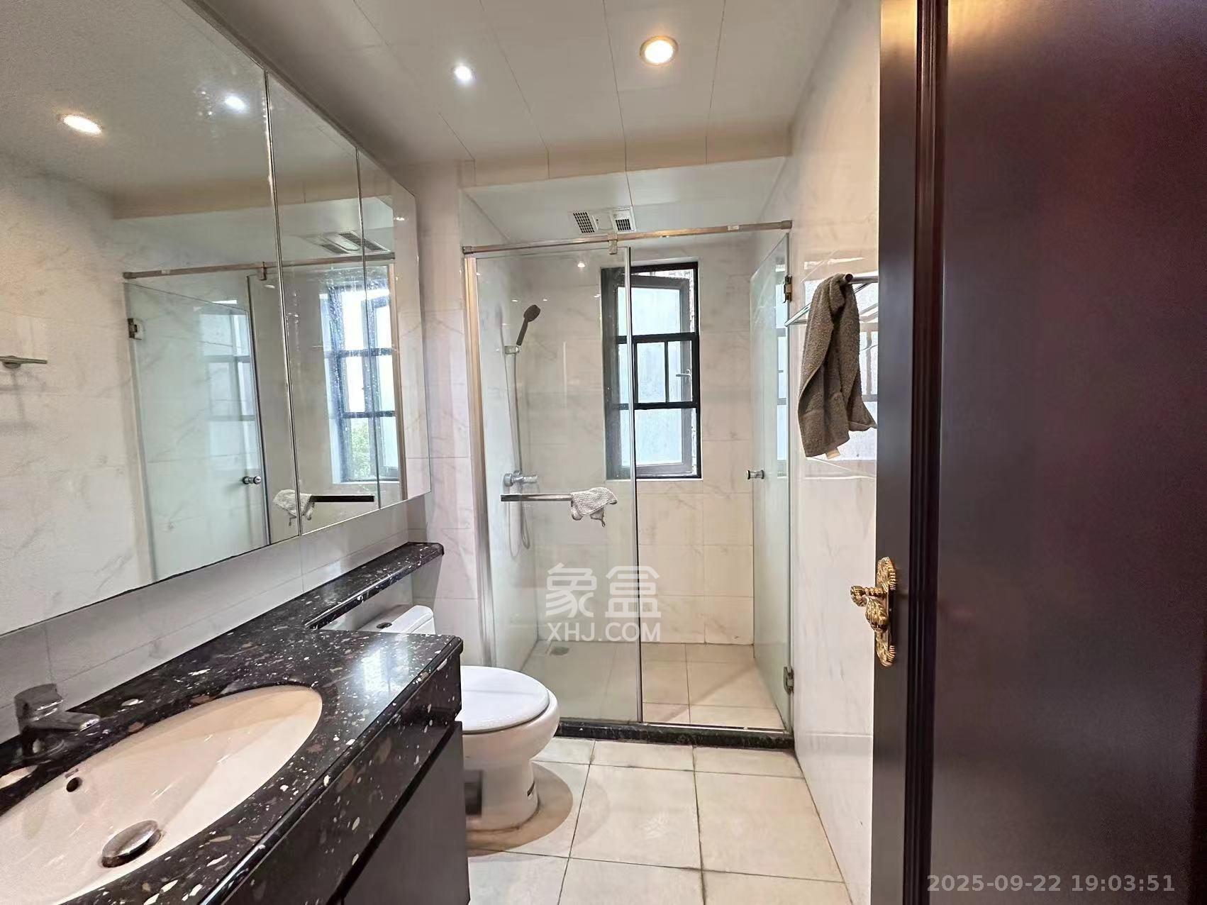 恒大江湾  4室2厅2卫    2800.0元/月室内图