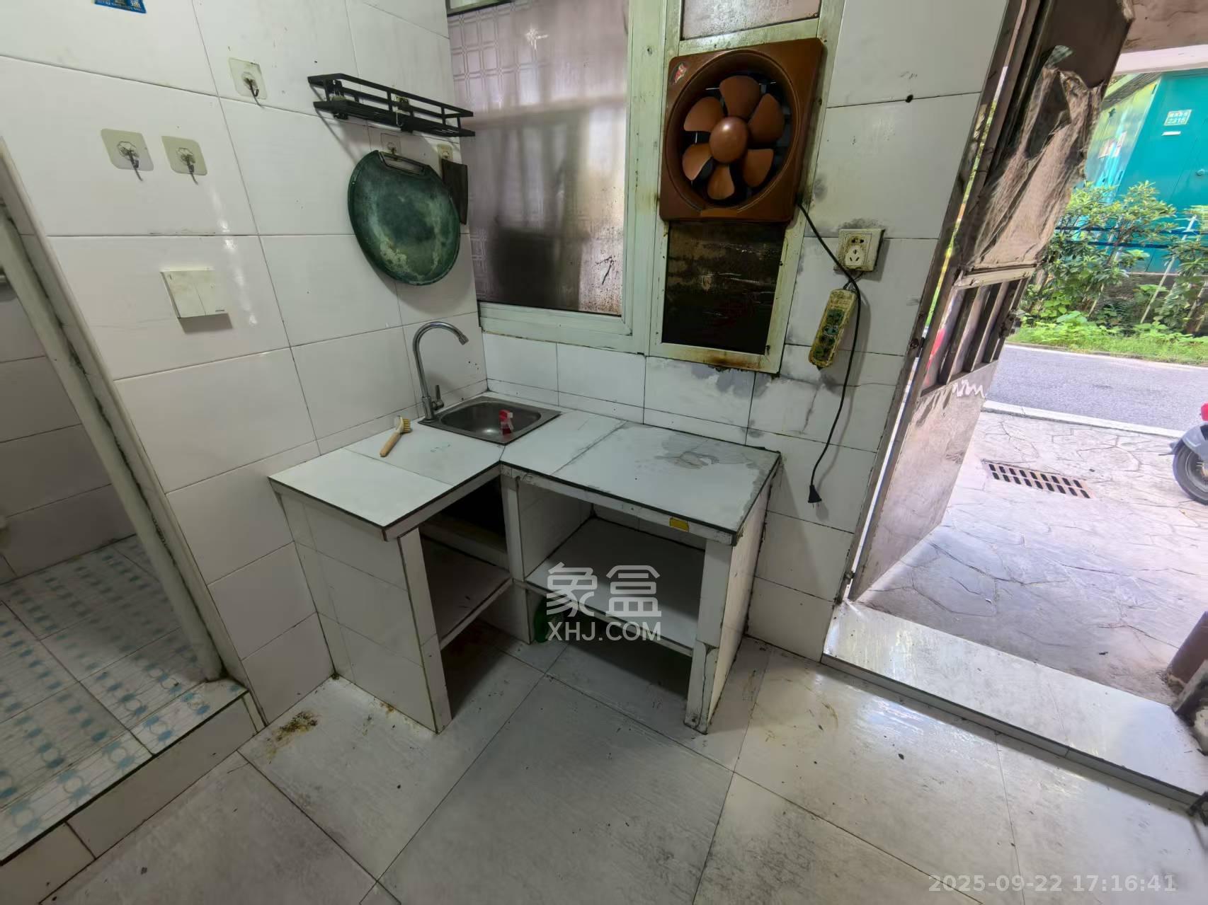 恩瑞麓山名园(龙王港小区) 1室0厅1卫 800.0元/月 恩瑞麓山名园(龙王港小区) 1室0厅1卫 800.0元/月室内图