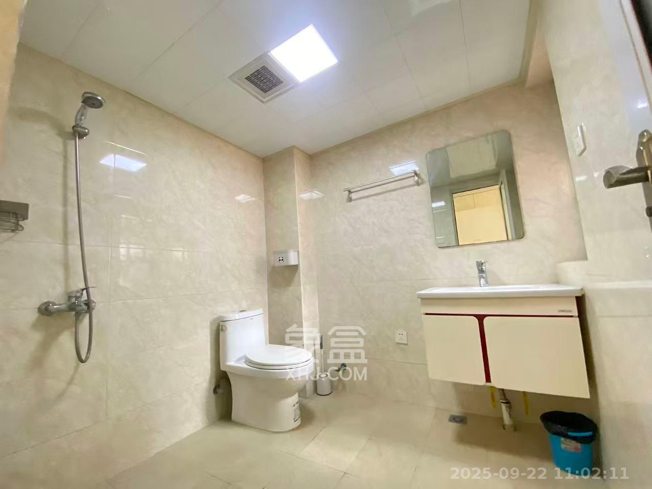 丽发新城 3室2厅2卫 2100.0元/月 丽发新城 3室2厅2卫 2100.0元/月室内图