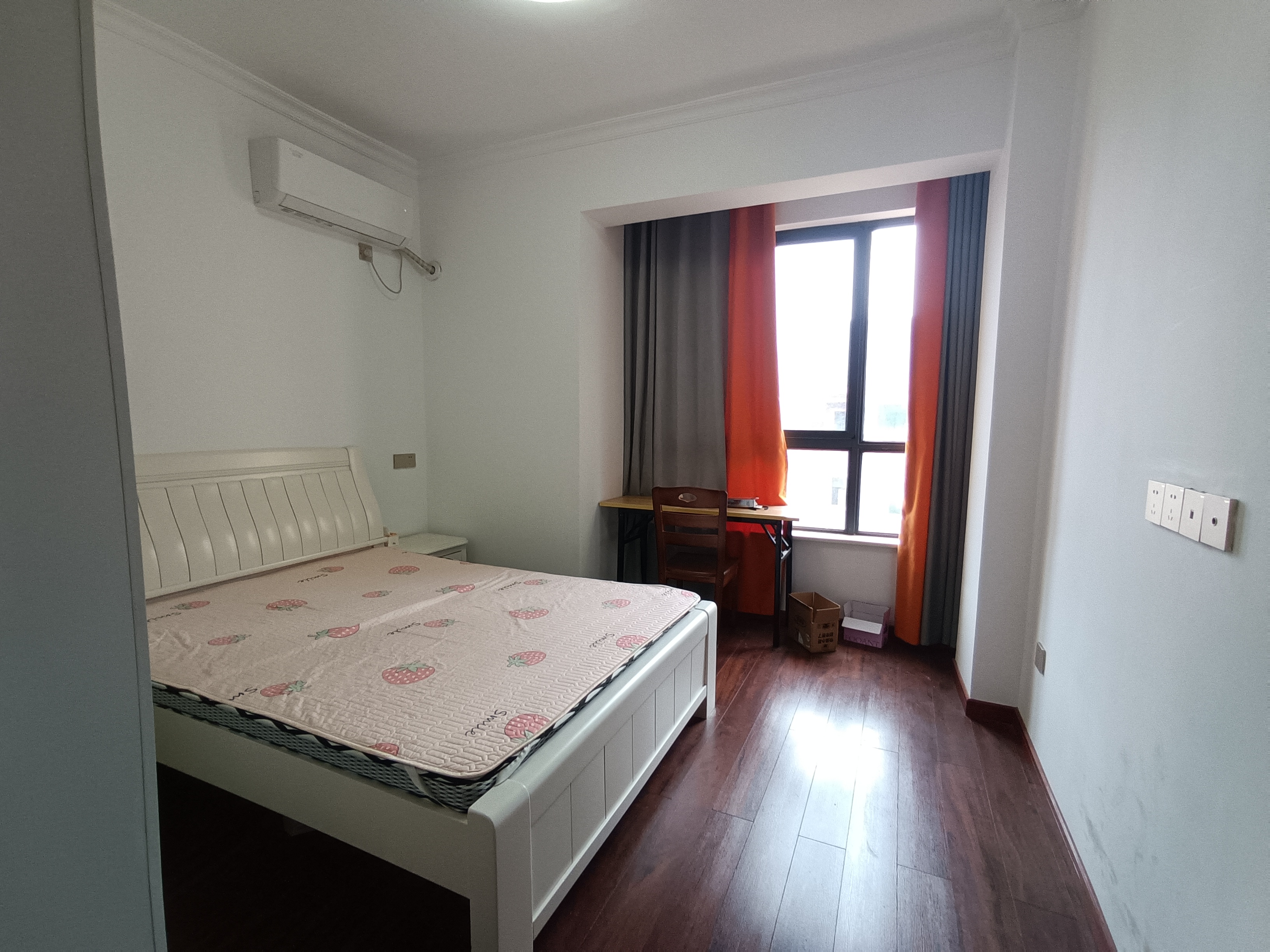 壹品熙园  4室2厅1卫    118.0万 壹品熙园  4室2厅1卫    118.0万室内图