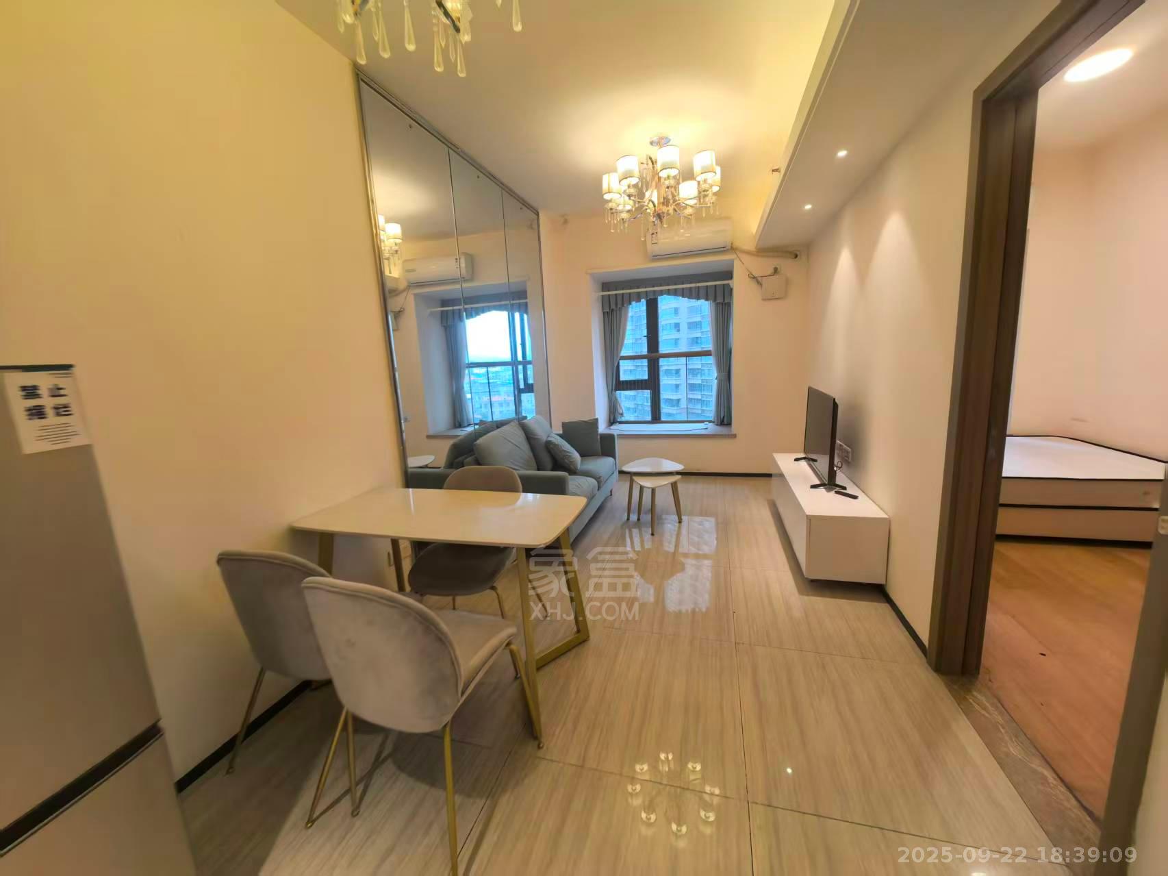 恒大御景湾 1室1厅1卫 1300.0元/月 恒大御景湾 1室1厅1卫 1300.0元/月室内图