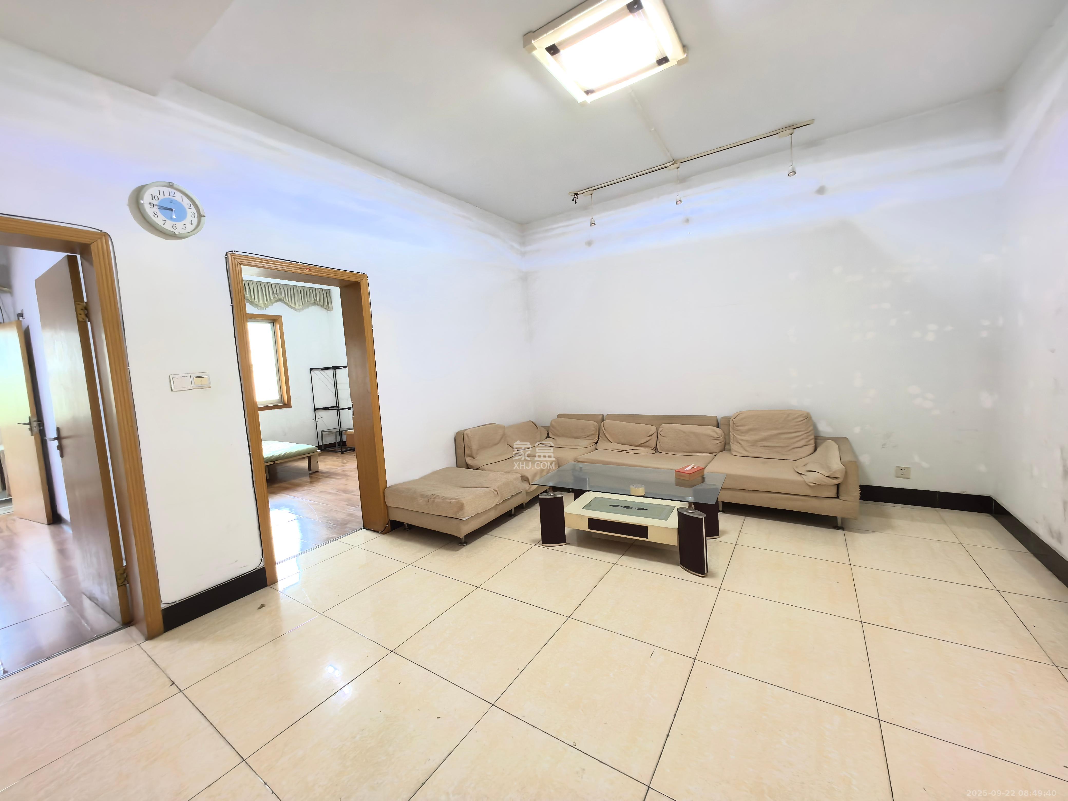 中南汽车世界  1室0厅0卫    1000.0元/月室内图