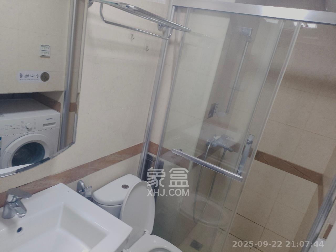壹号公馆  1室1厅1卫   2200.00元/月室内图