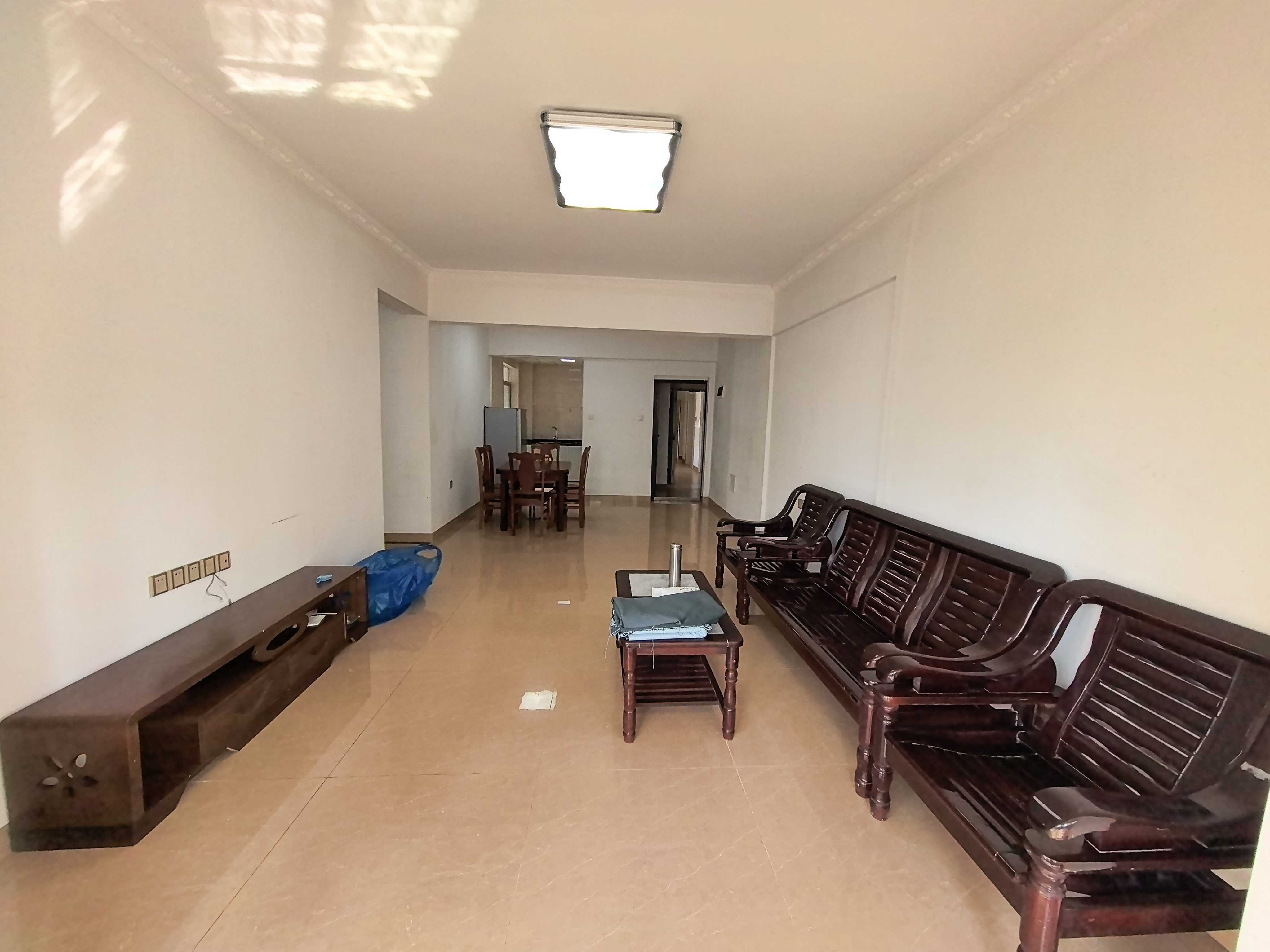 宁江花园  3室2厅2卫    2900.0元/月室内图