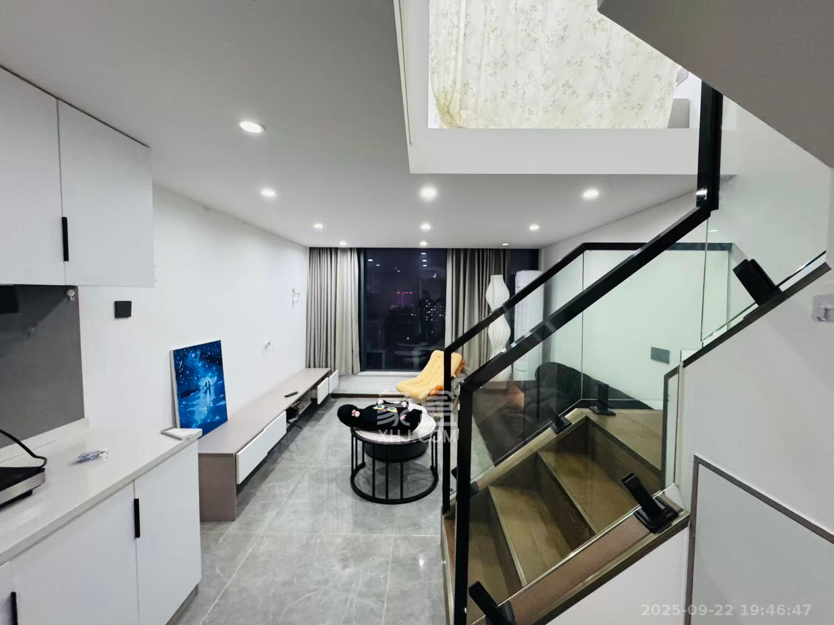 力高凤凰新天  2室1厅1卫    2000.0元/月 力高凤凰新天  2室1厅1卫    2000.0元/月室内图