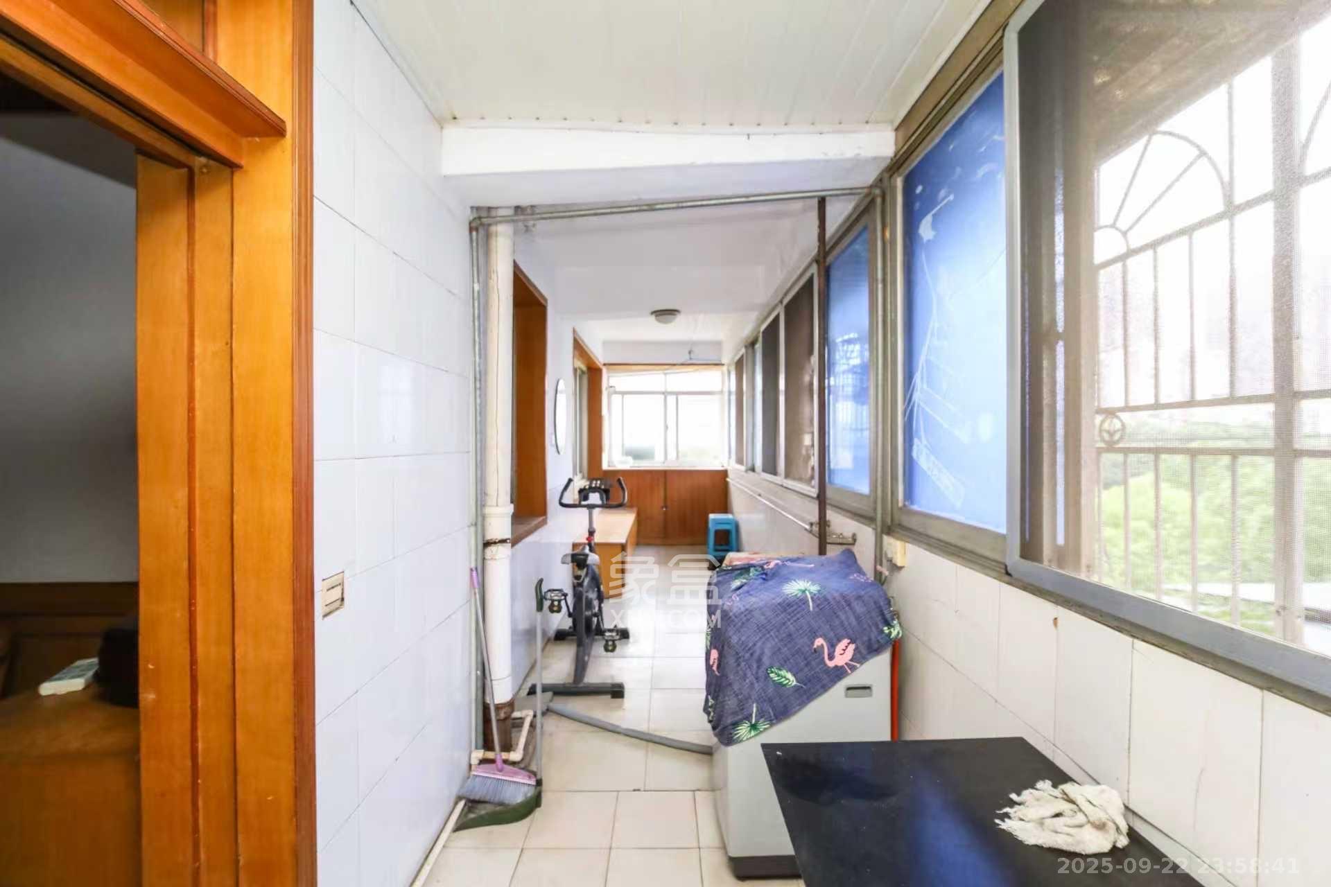 安泰新村 2室2厅1卫 1380.0元/月 安泰新村 2室2厅1卫 1380.0元/月室内图