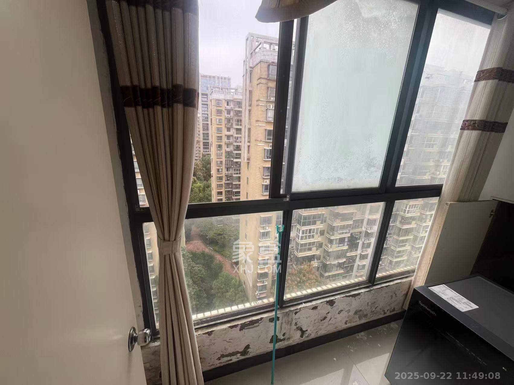 满庭芳小区  1室1厅1卫    1600.0元/月室内图