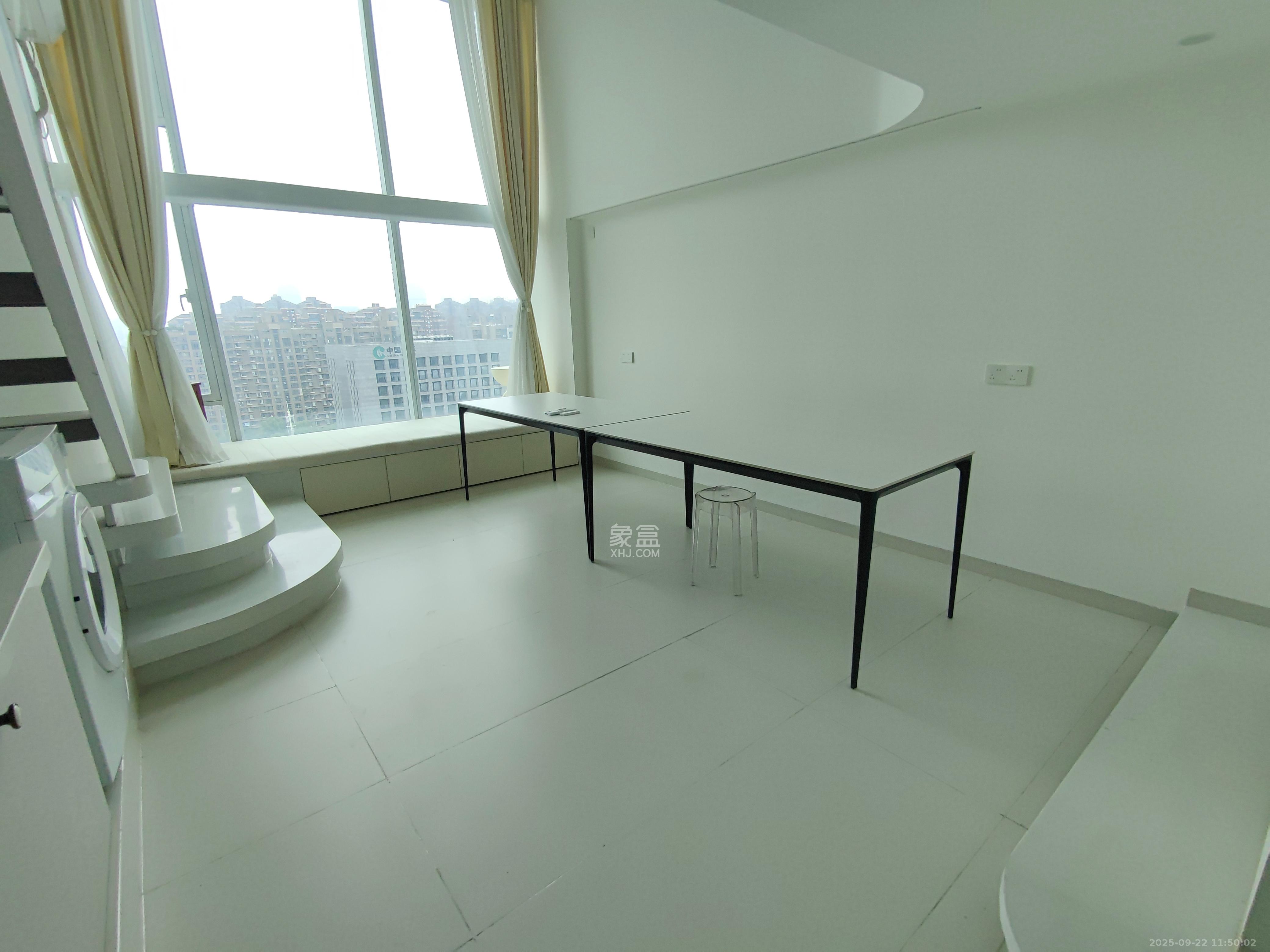 京武浪琴山三期(京武中心) 2室2厅2卫 3500.0元/月 京武浪琴山三期(京武中心) 2室2厅2卫 3500.0元/月室内图