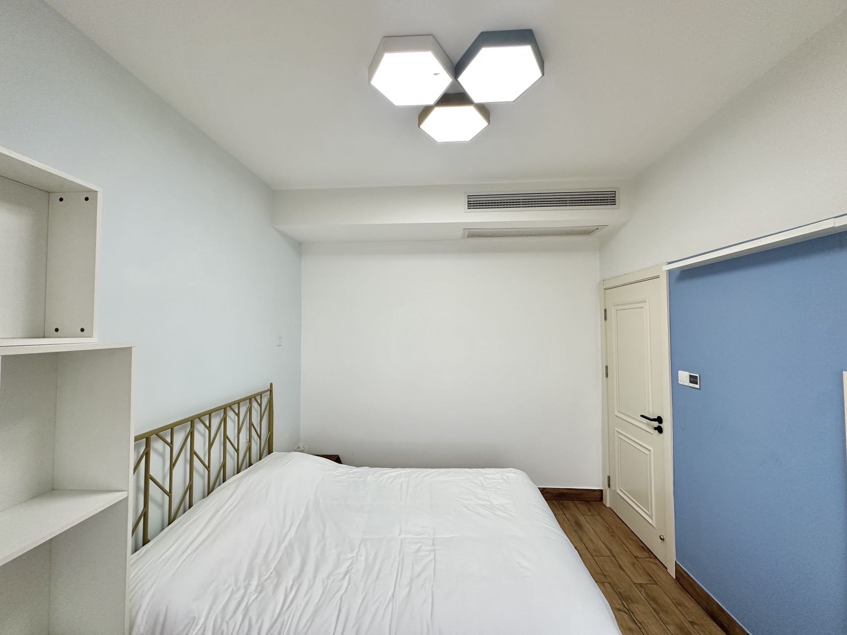 海航豪庭北苑 3室2厅2卫 7000.00元/月 海航豪庭北苑 3室2厅2卫 7000.00元/月室内图