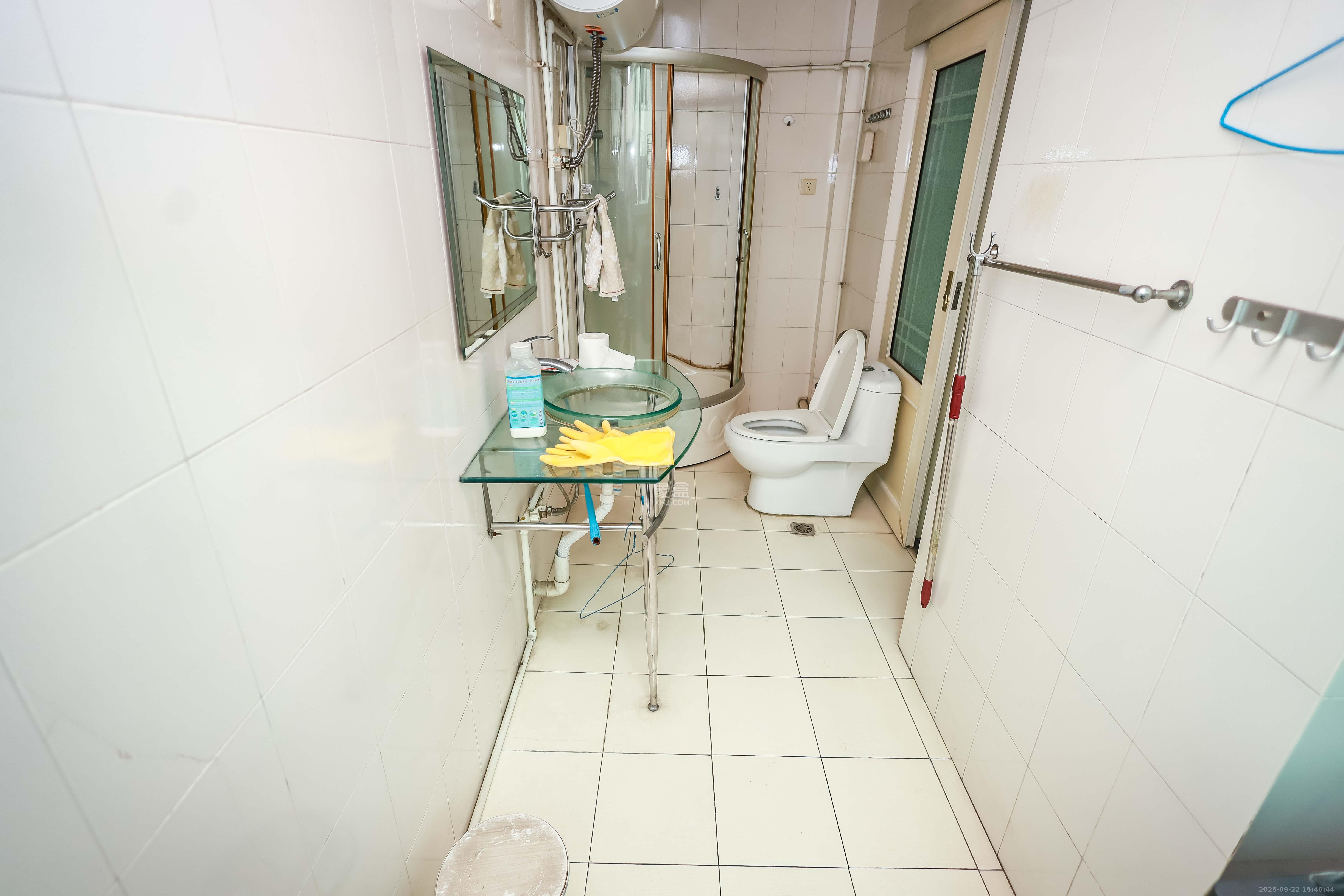 咸嘉新村嘉明苑 3室2厅2卫 98.0万 咸嘉新村嘉明苑 3室2厅2卫 98.0万卫生间