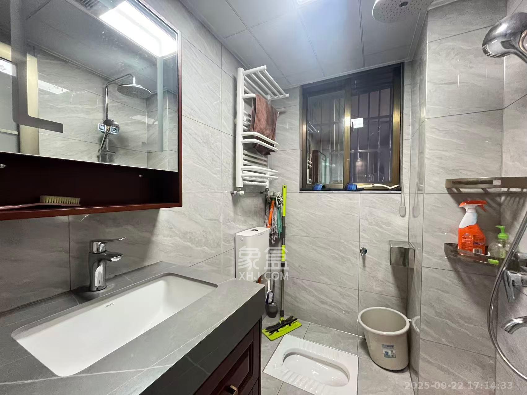 君悦紫园 2室2厅1卫 3200.0元/月 君悦紫园 2室2厅1卫 3200.0元/月室内图