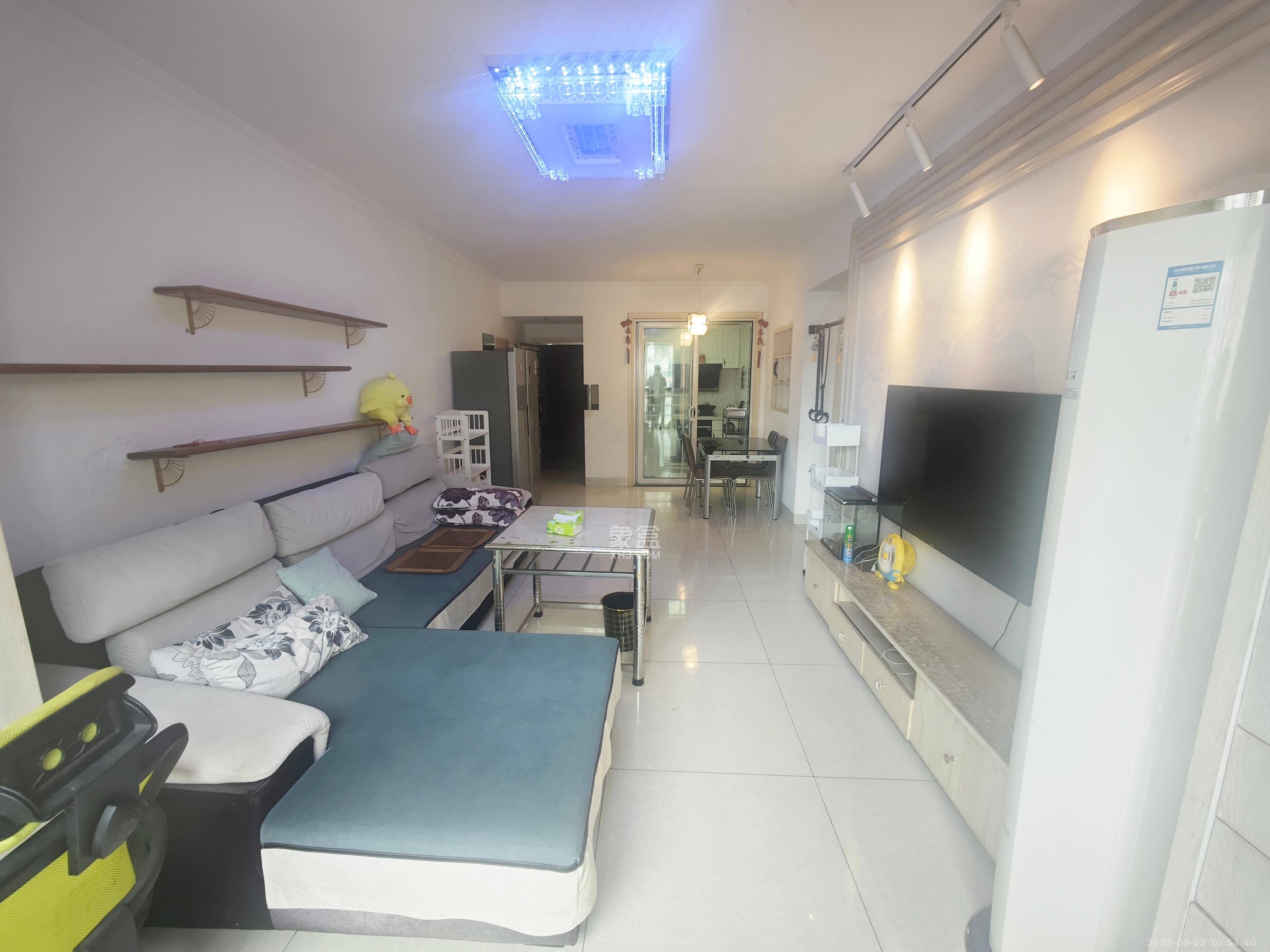 万芙锦城 2室2厅1卫 2200.0元/月 万芙锦城 2室2厅1卫 2200.0元/月室内图