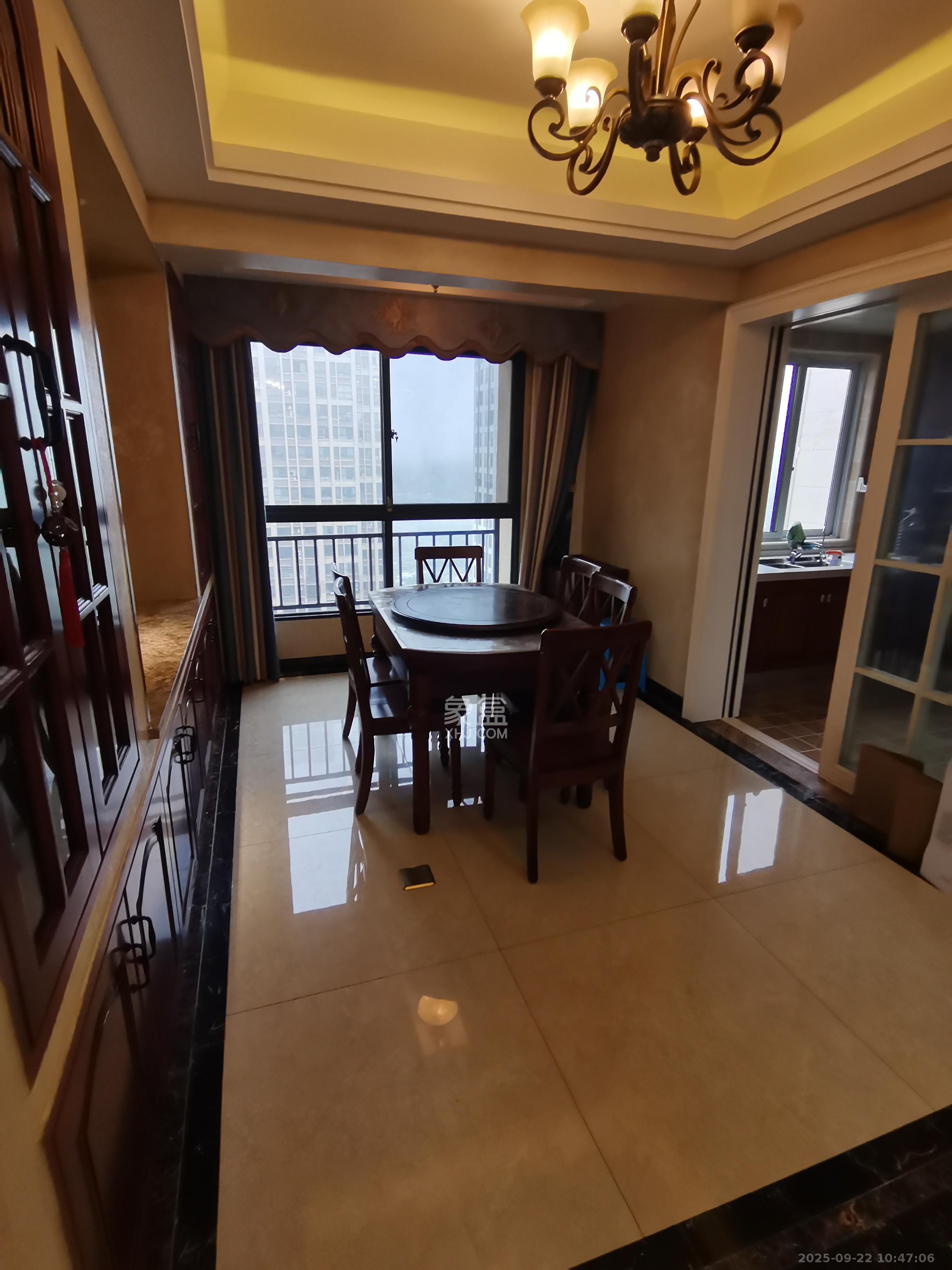 天麓尚层  4室2厅1卫    3000.0元/月室内图