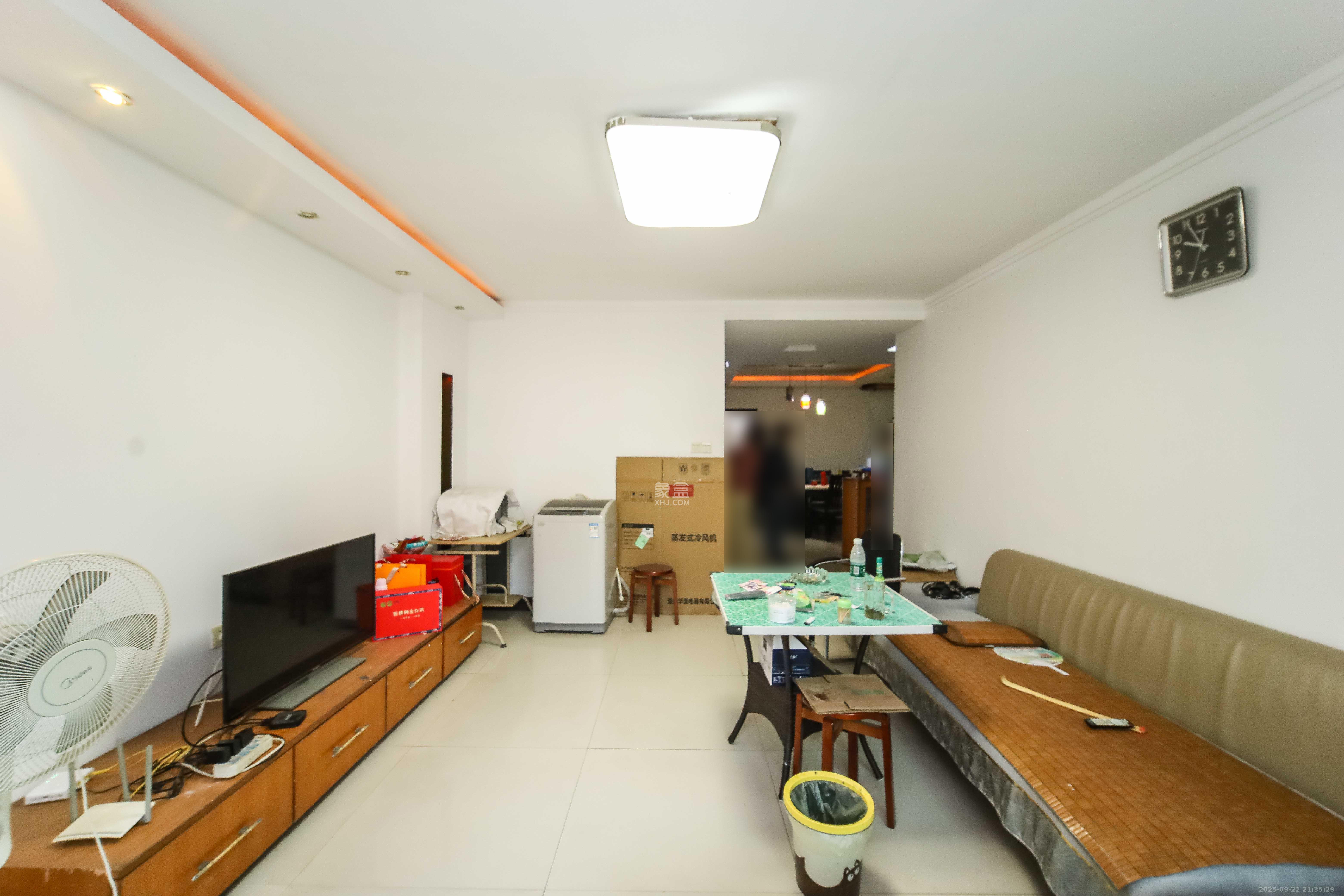 鑫湘佳园 2室2厅2卫 49.8万 鑫湘佳园 2室2厅2卫 49.8万客厅