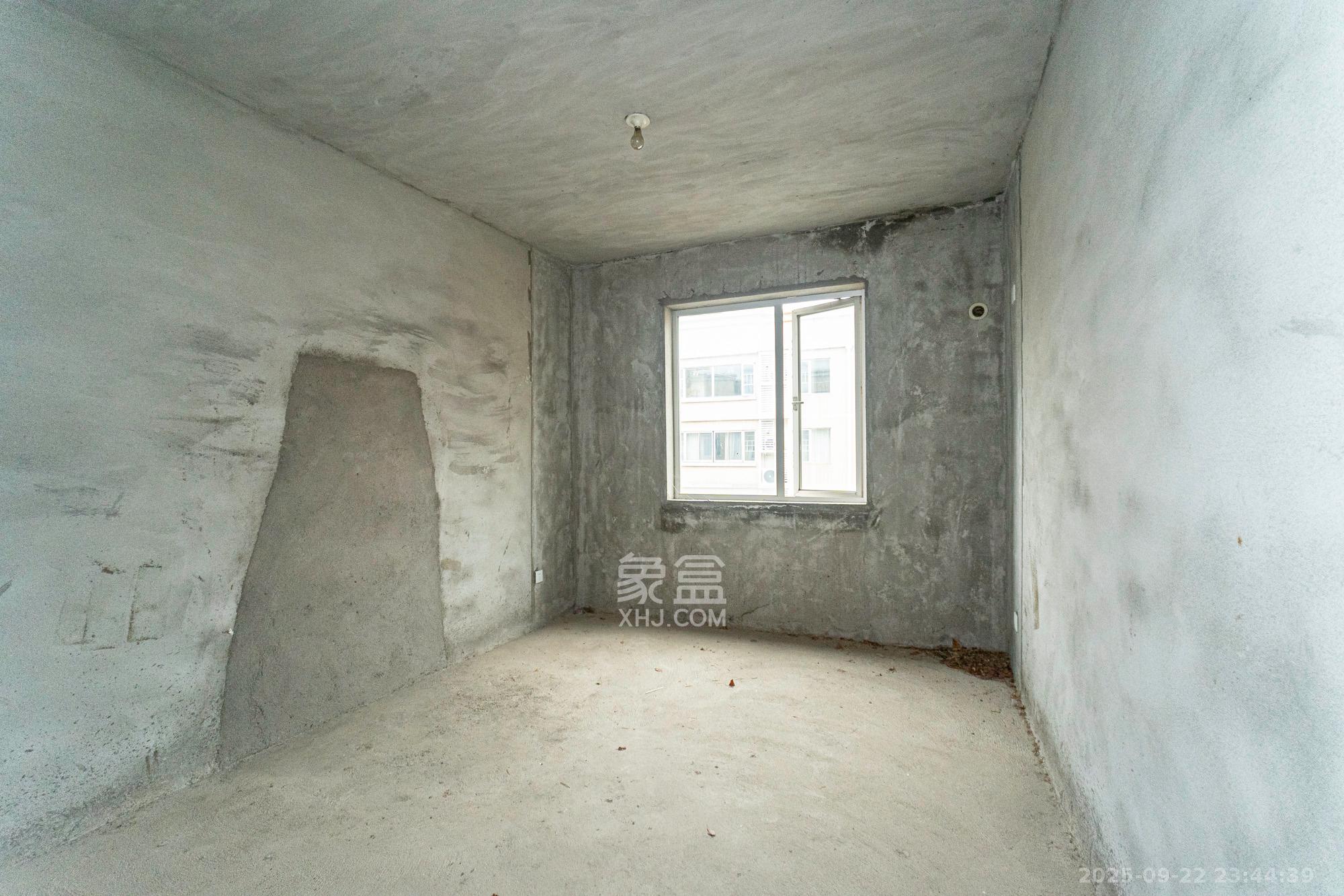 恒广国际物流园  3室2厅2卫    32.5万卧室