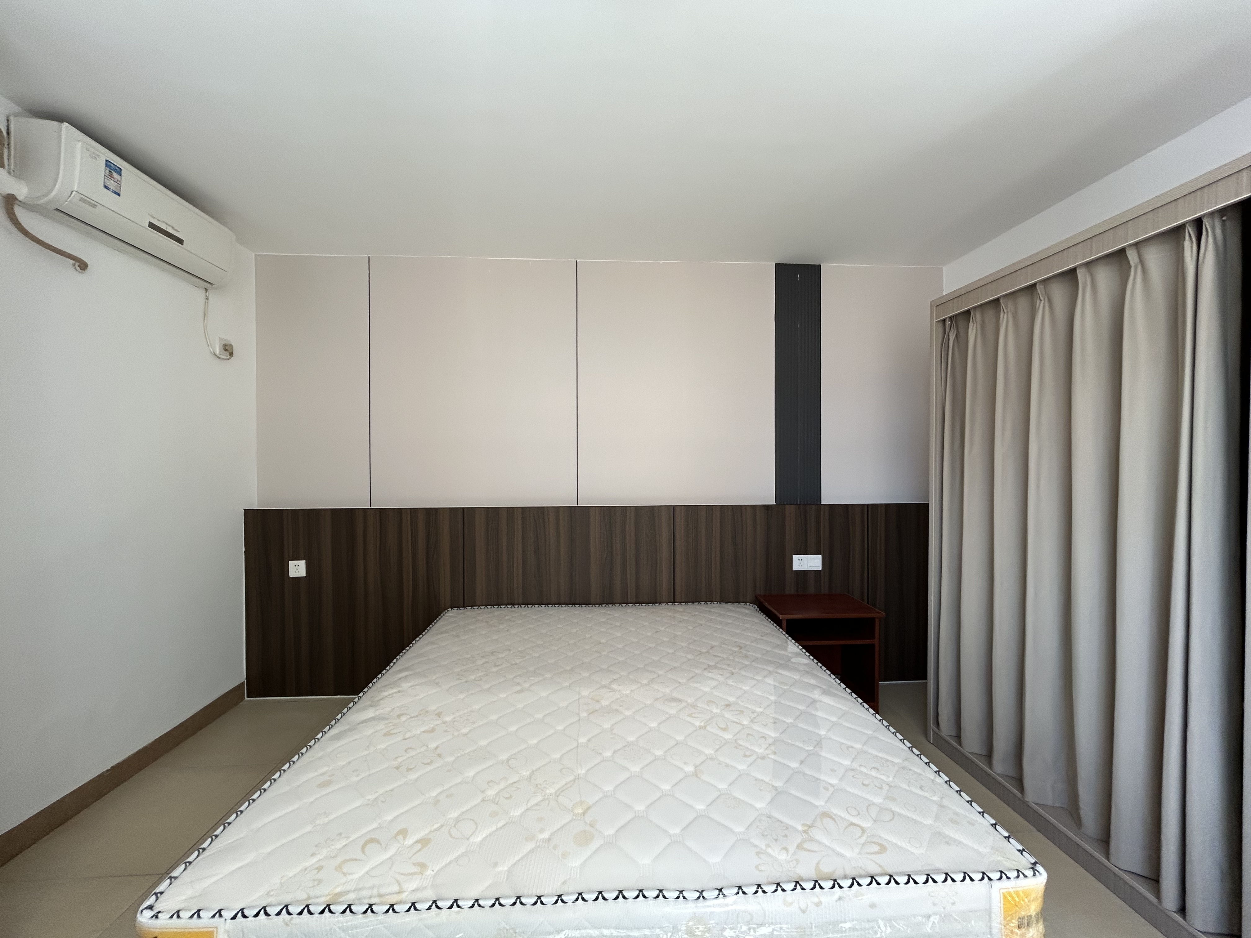 临轩阁公寓(龙湖)  1室0厅1卫    1280.0元/月 临轩阁公寓(龙湖)  1室0厅1卫    1280.0元/月室内图