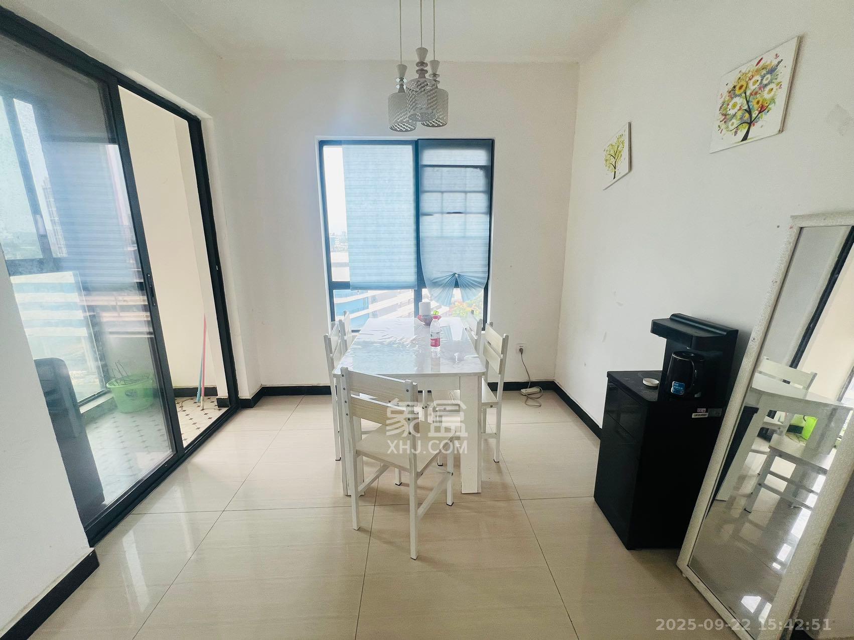 振业城二期 3室2厅2卫 3000.0元/月 振业城二期 3室2厅2卫 3000.0元/月室内图