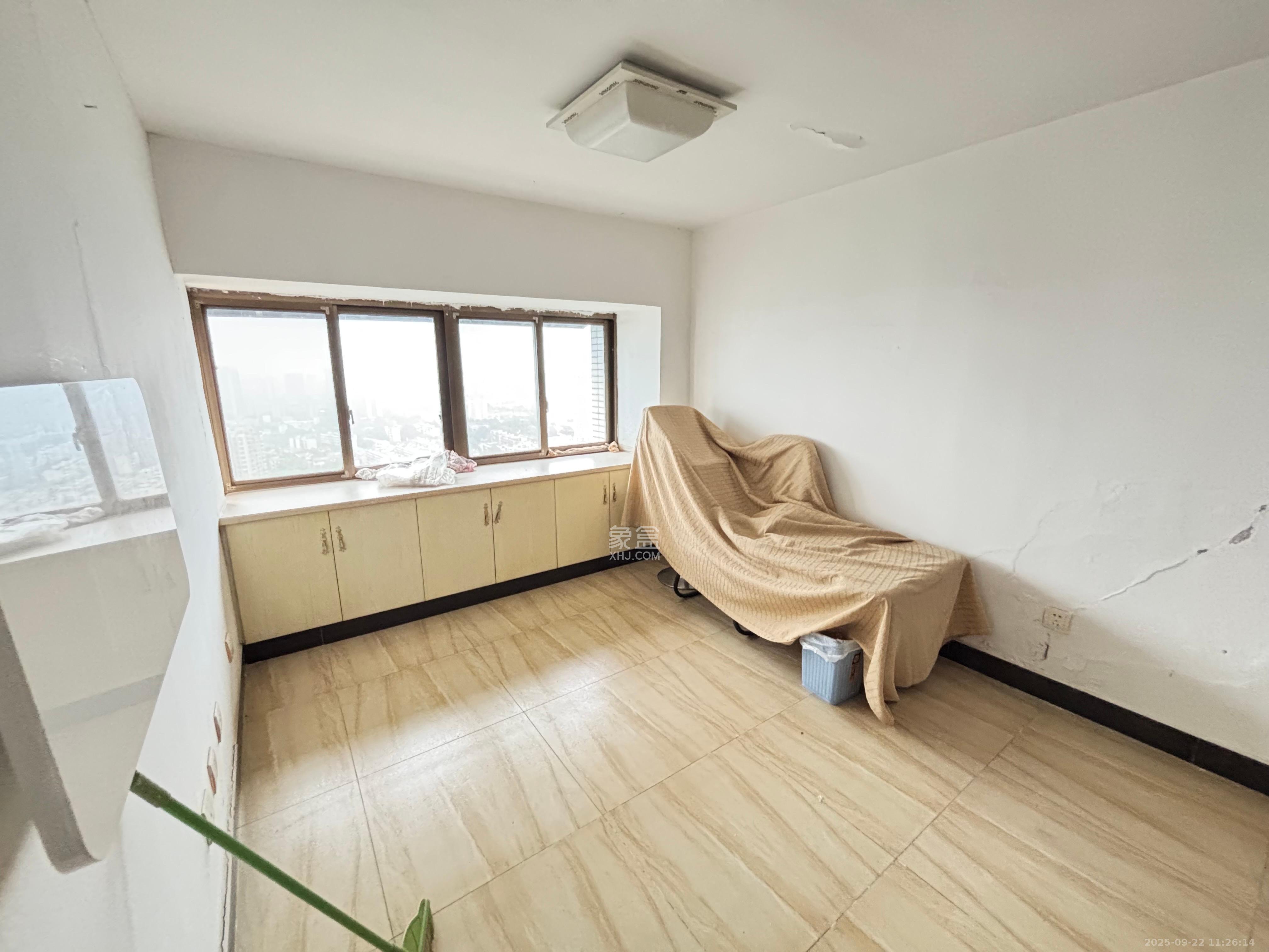 香颂国际 4室2厅2卫 3000.0元/月 香颂国际 4室2厅2卫 3000.0元/月室内图