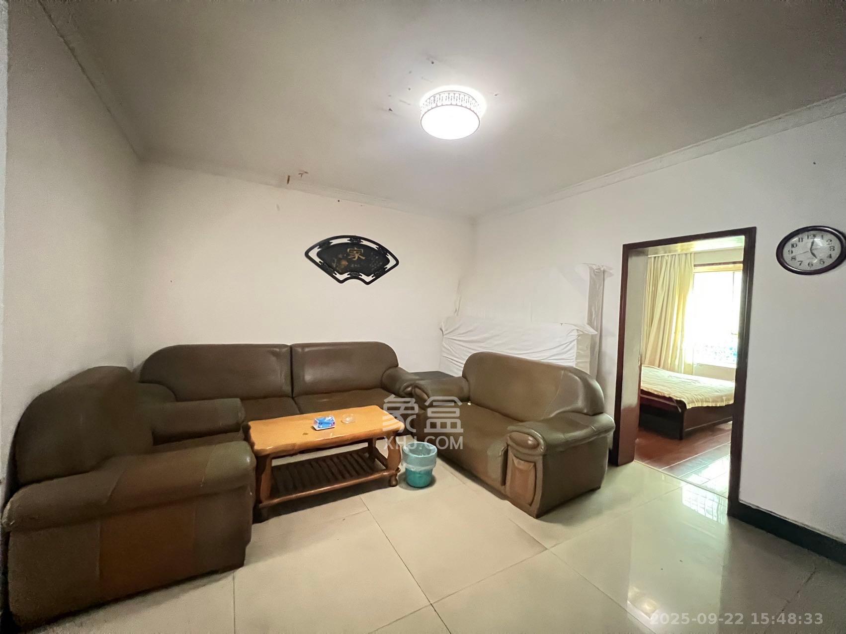 中南汽车世界 2室2厅1卫 1200.0元/月 中南汽车世界 2室2厅1卫 1200.0元/月室内图