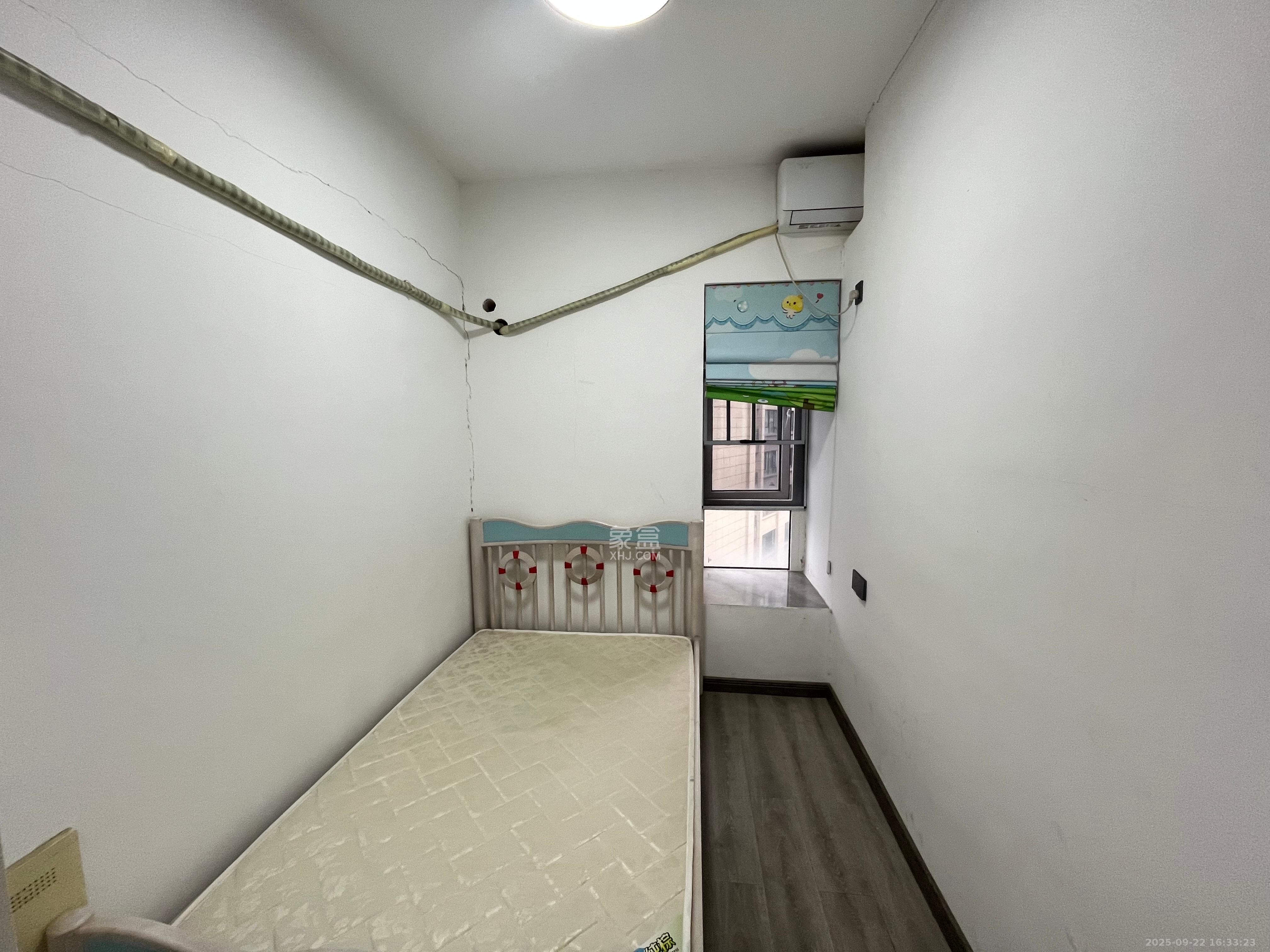 保利香槟国际  2室2厅1卫    1600.0元/月室内图