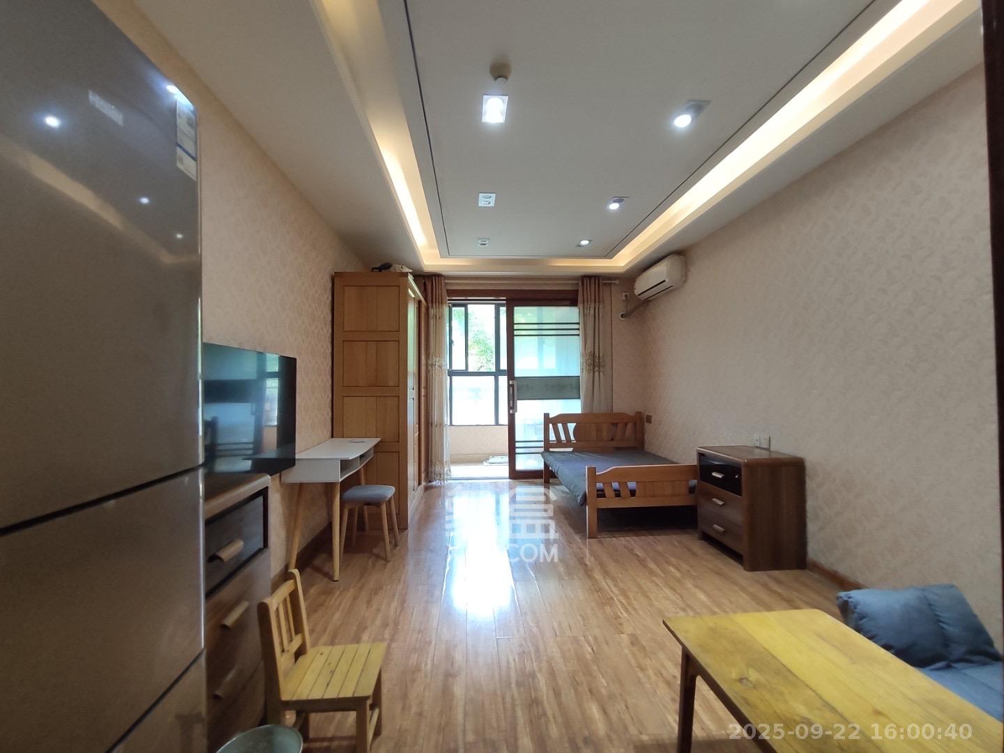 保利麓谷林语I区  1室1厅1卫   1600.00元/月室内图