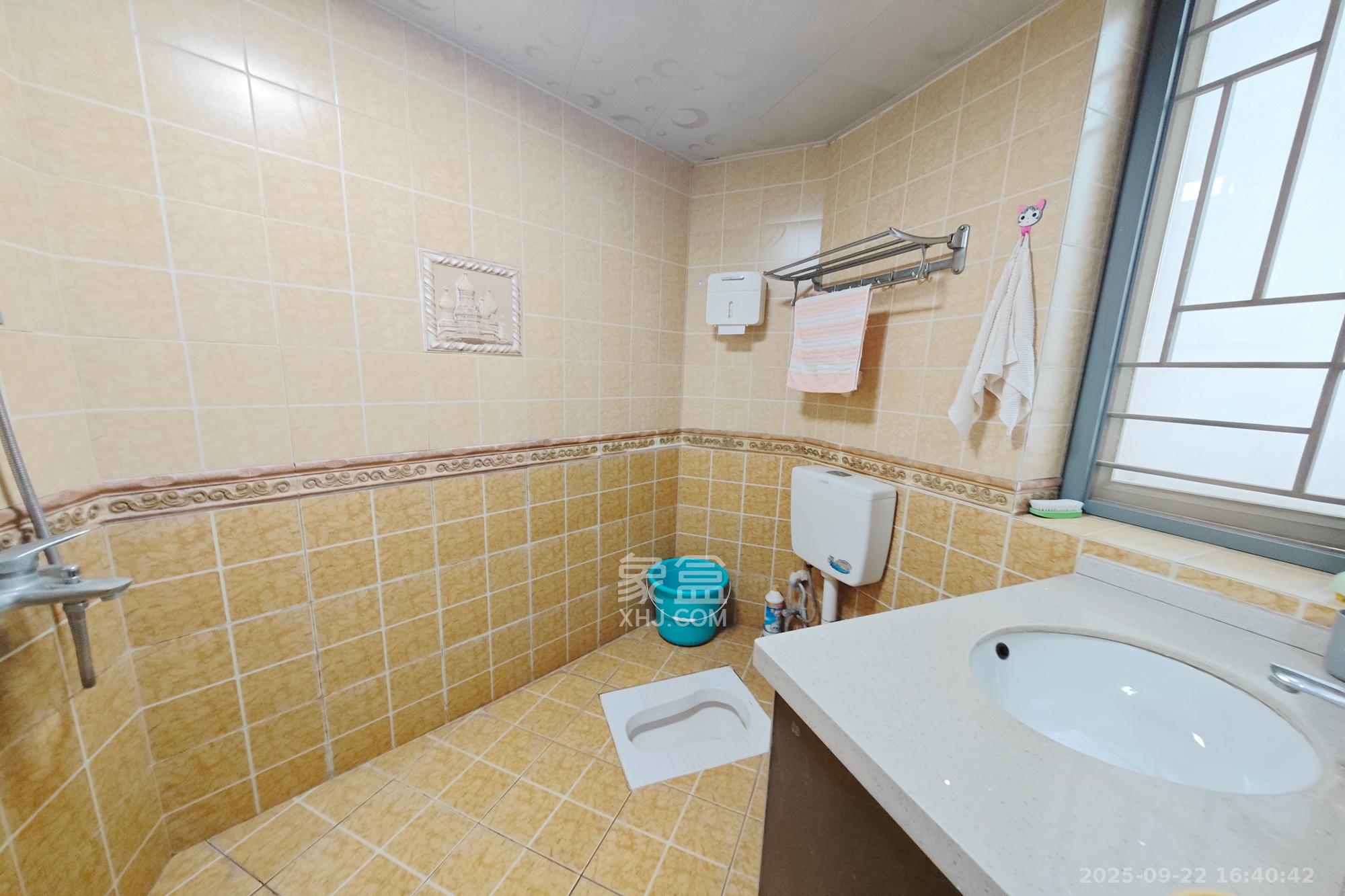 新城新世界一二三期  4室2厅2卫    150.0万其他