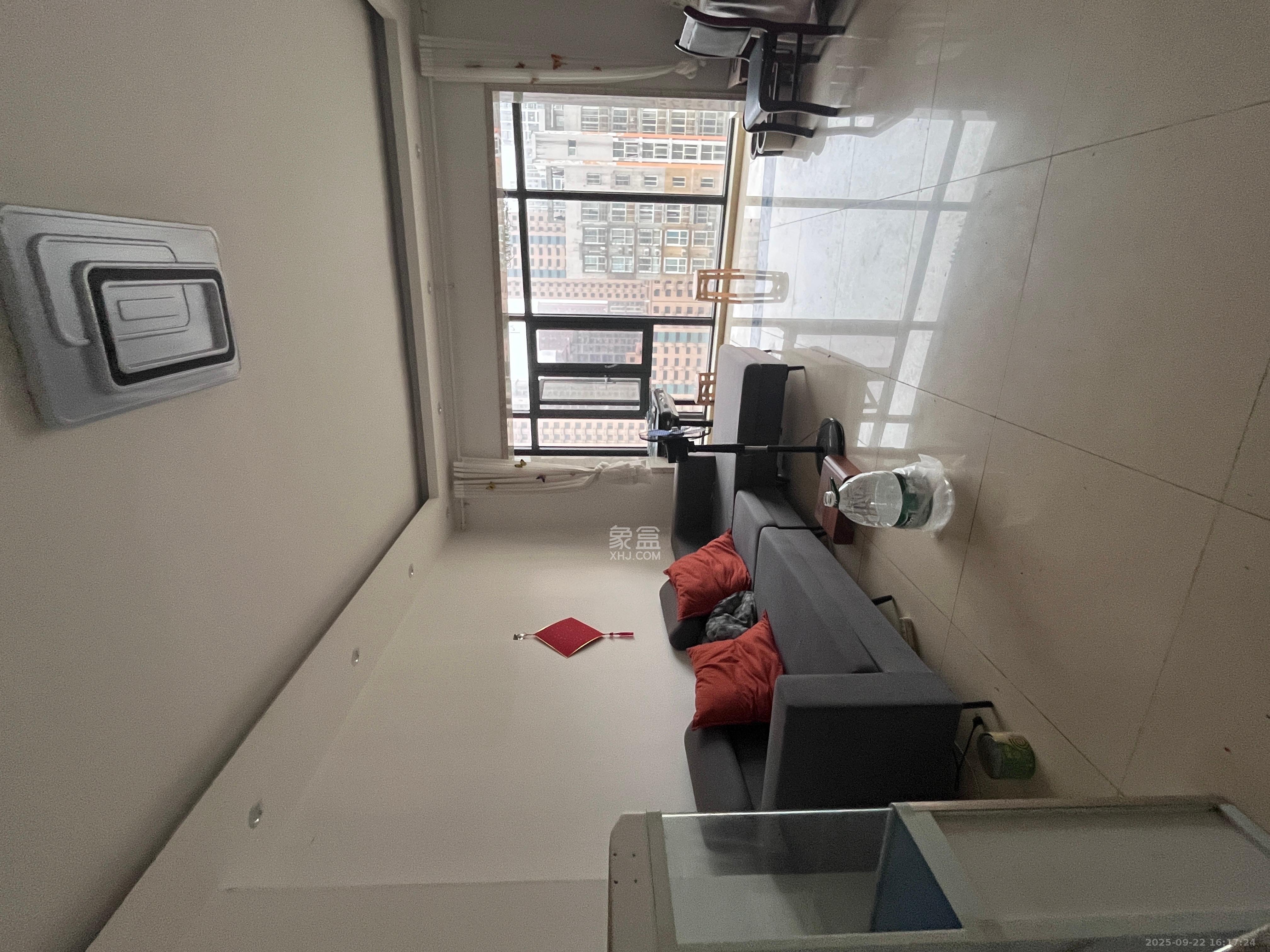 圣力华苑 3室2厅1卫 1600.00元/月 圣力华苑 3室2厅1卫 1600.00元/月室内图