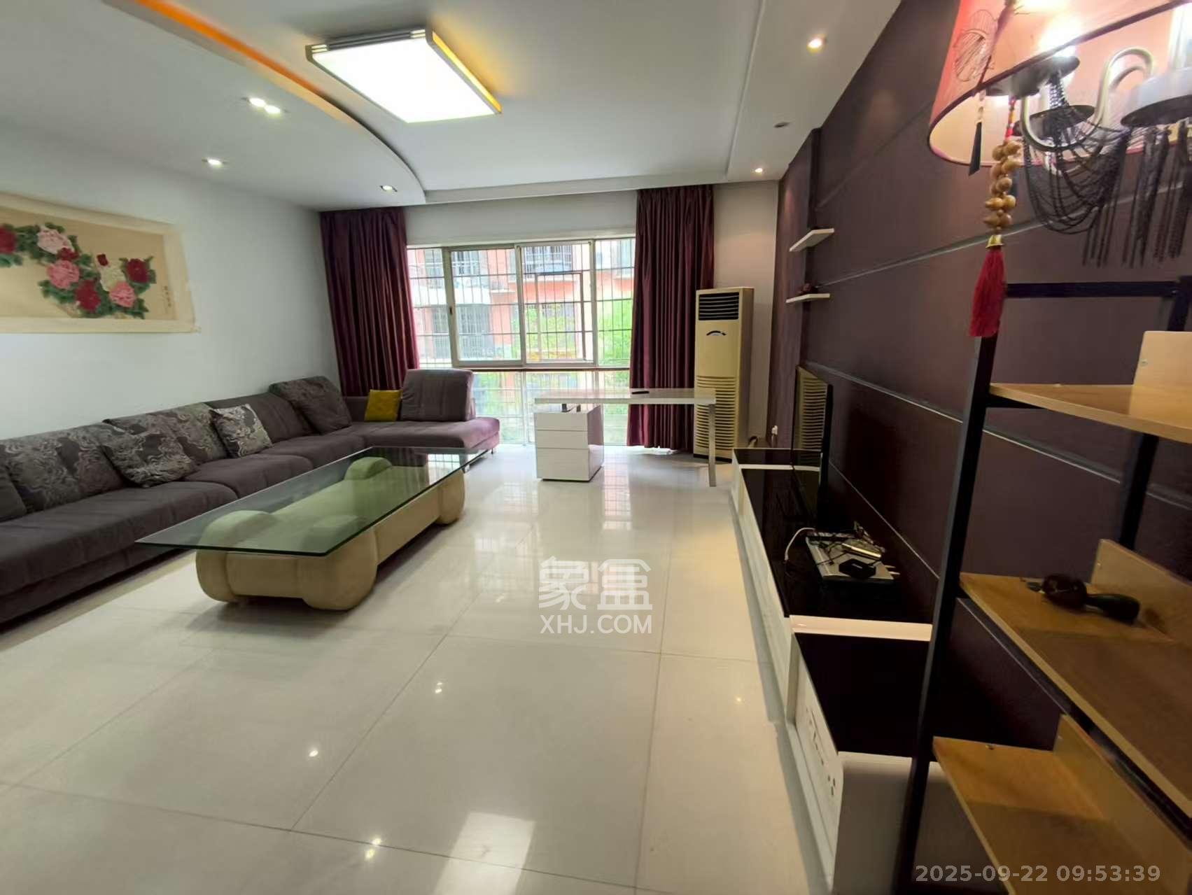 日晟花园  3室2厅2卫    1500.0元/月室内图