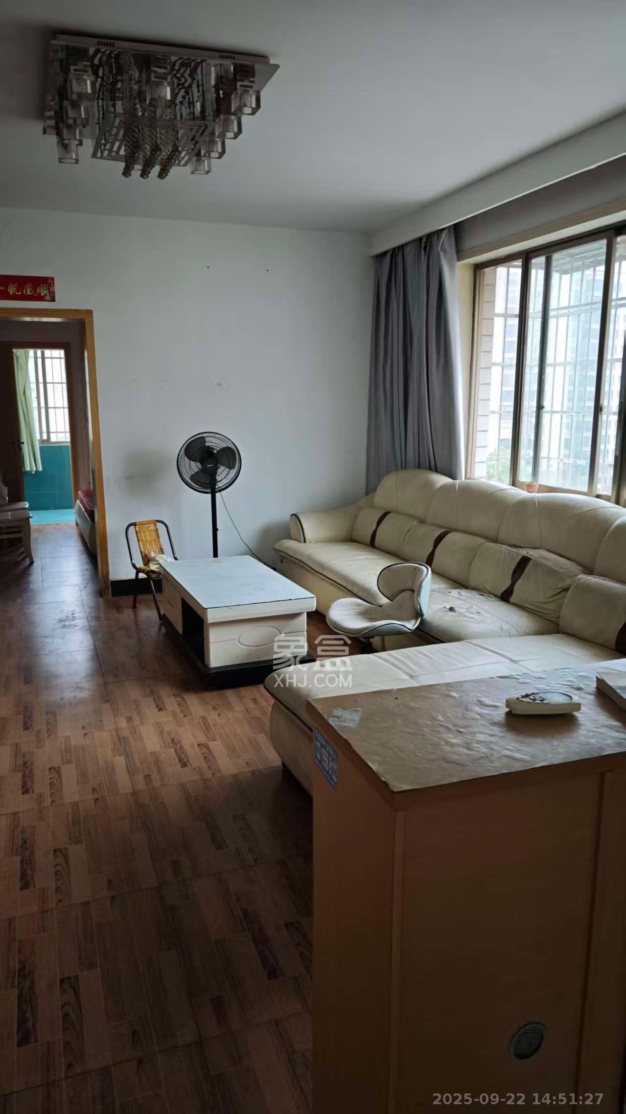 黄泥岭社区  3室2厅1卫    1800.0元/月室内图