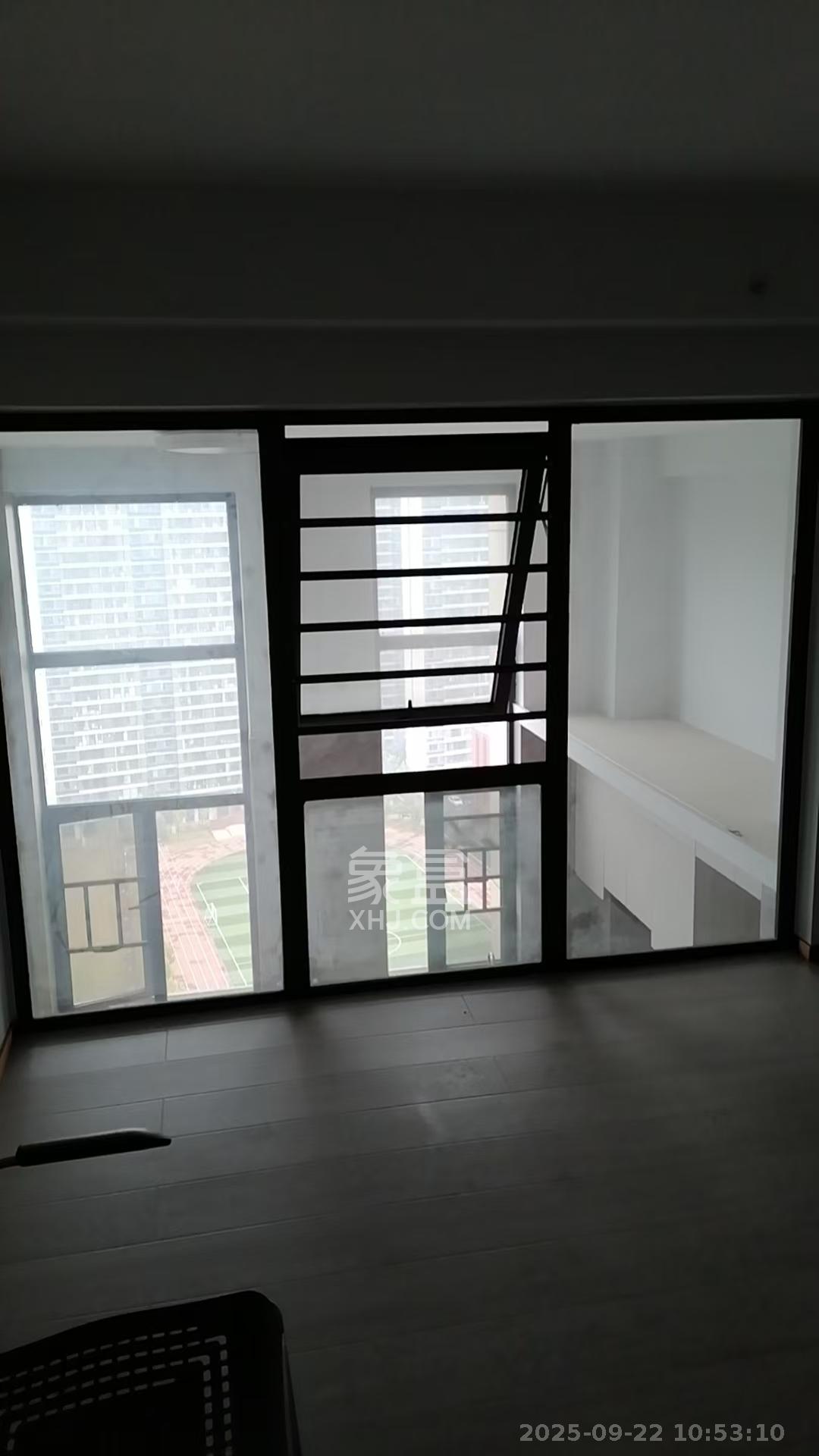 中南国际眼镜城（中伟商业中心）  4室1厅2卫    1900.0元/月室内图