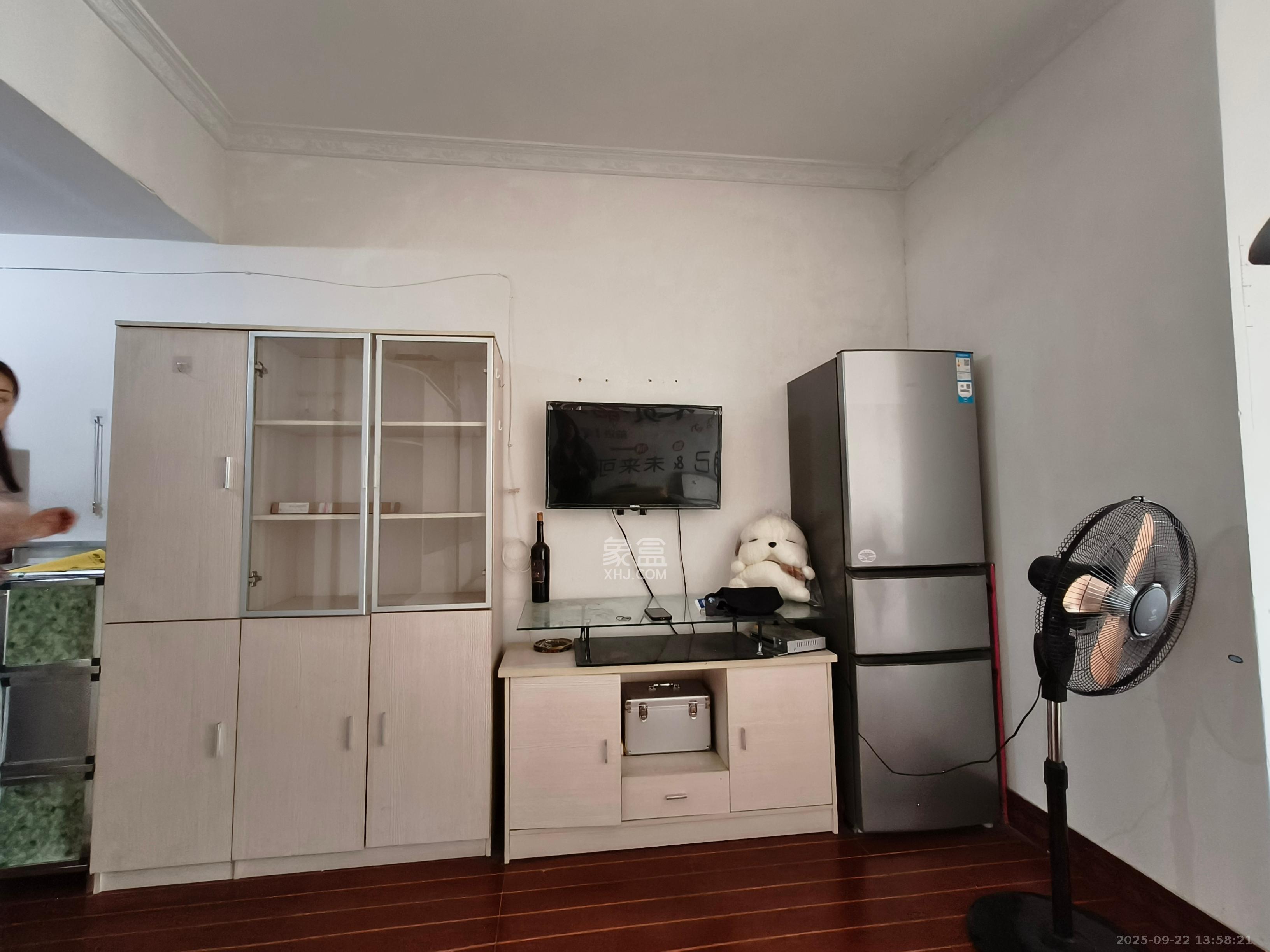 时代星城  1室1厅1卫    850.0元/月 时代星城  1室1厅1卫    850.0元/月室内图