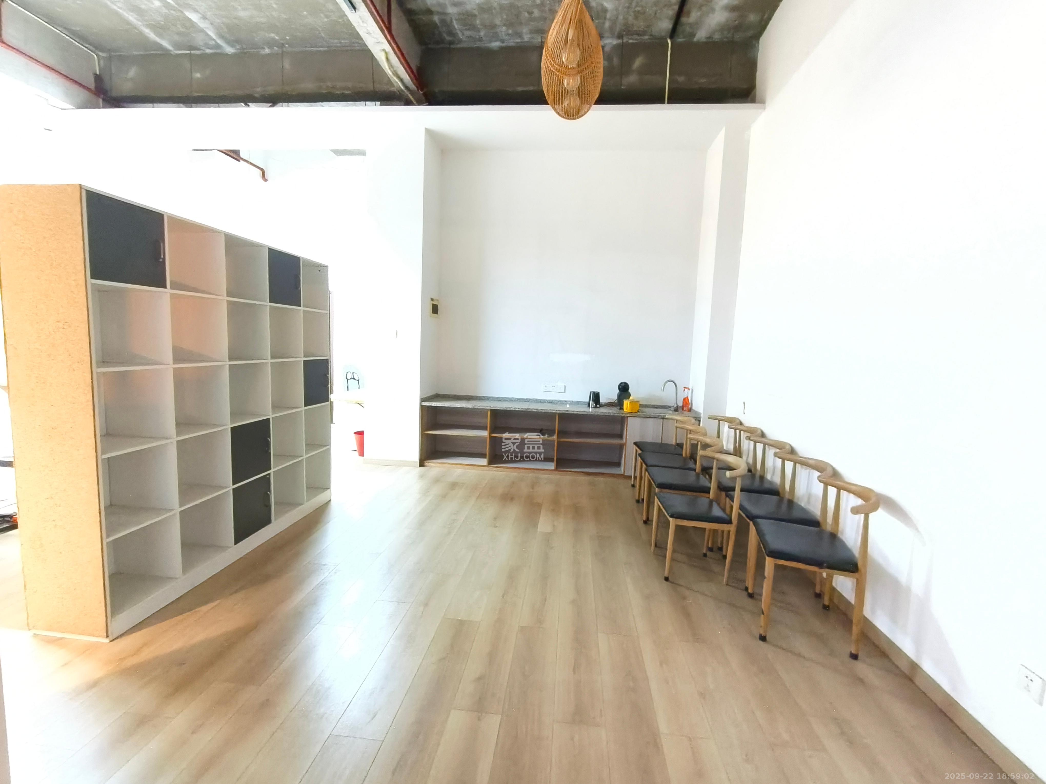 兰亭湾畔 3室1厅1卫 3500.0元/月 兰亭湾畔 3室1厅1卫 3500.0元/月室内图