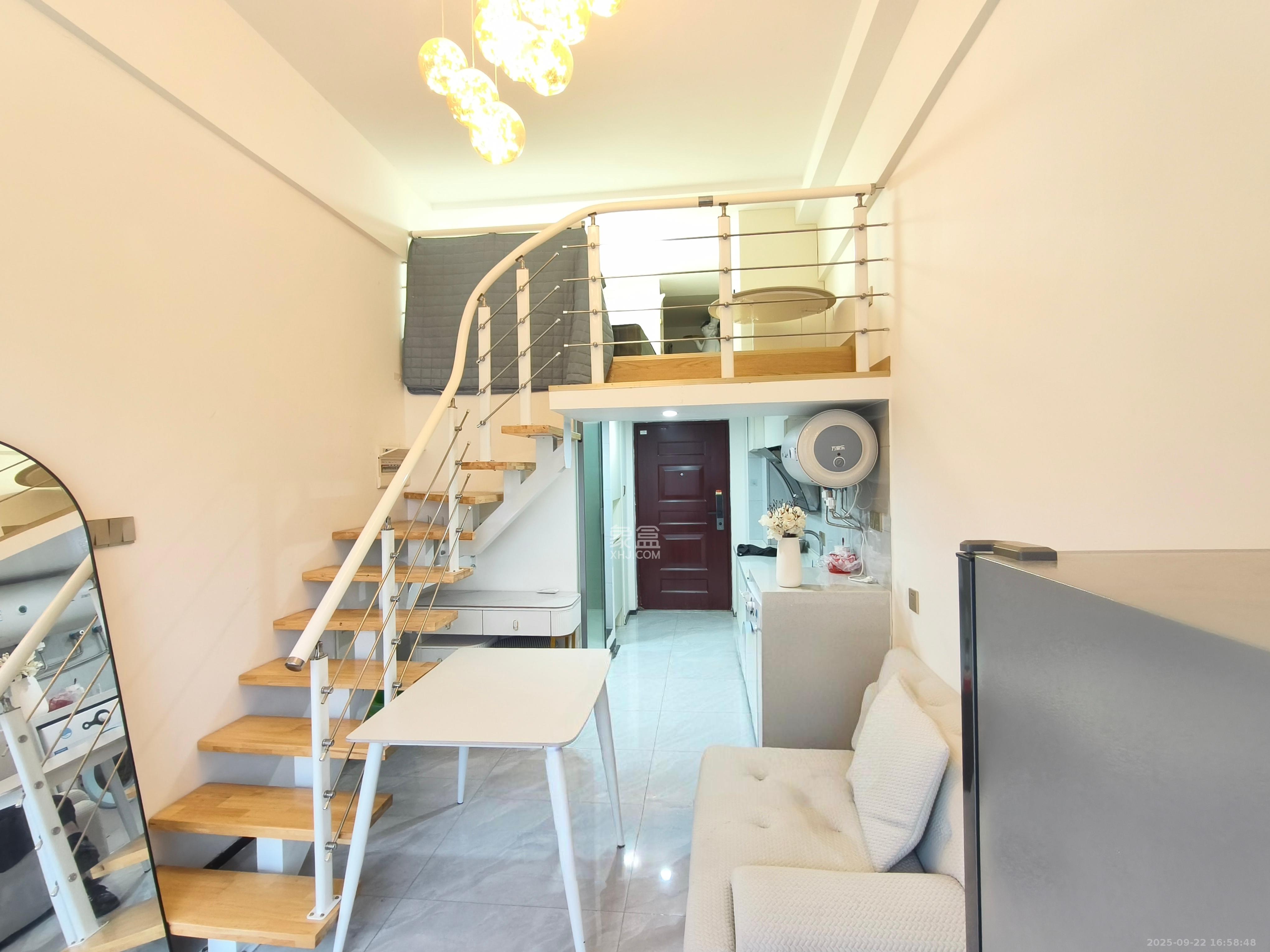 保利天禧EF区 1室1厅1卫 2100.0元/月 保利天禧EF区 1室1厅1卫 2100.0元/月室内图