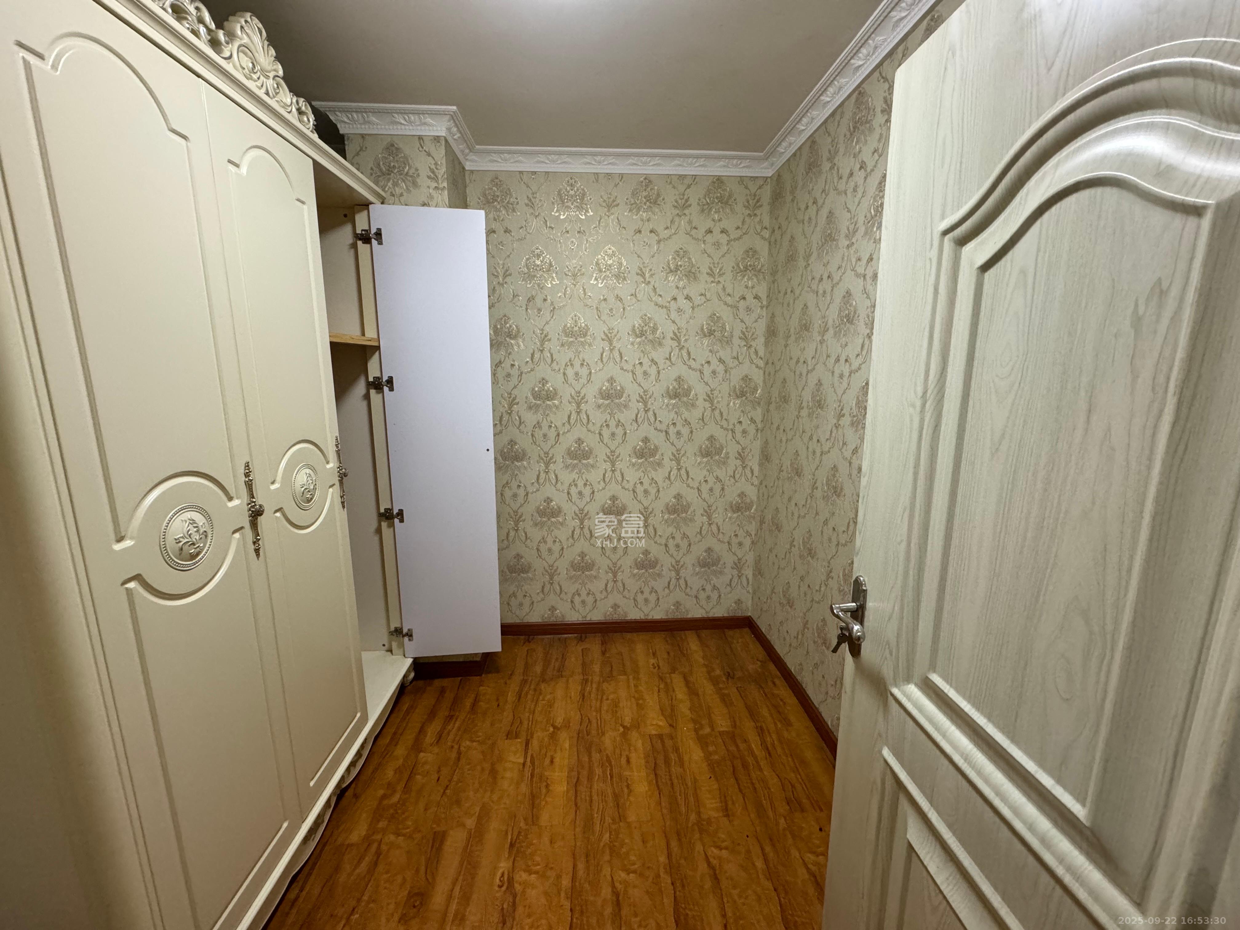 鸥波港湾  2室2厅1卫    2000.0元/月室内图