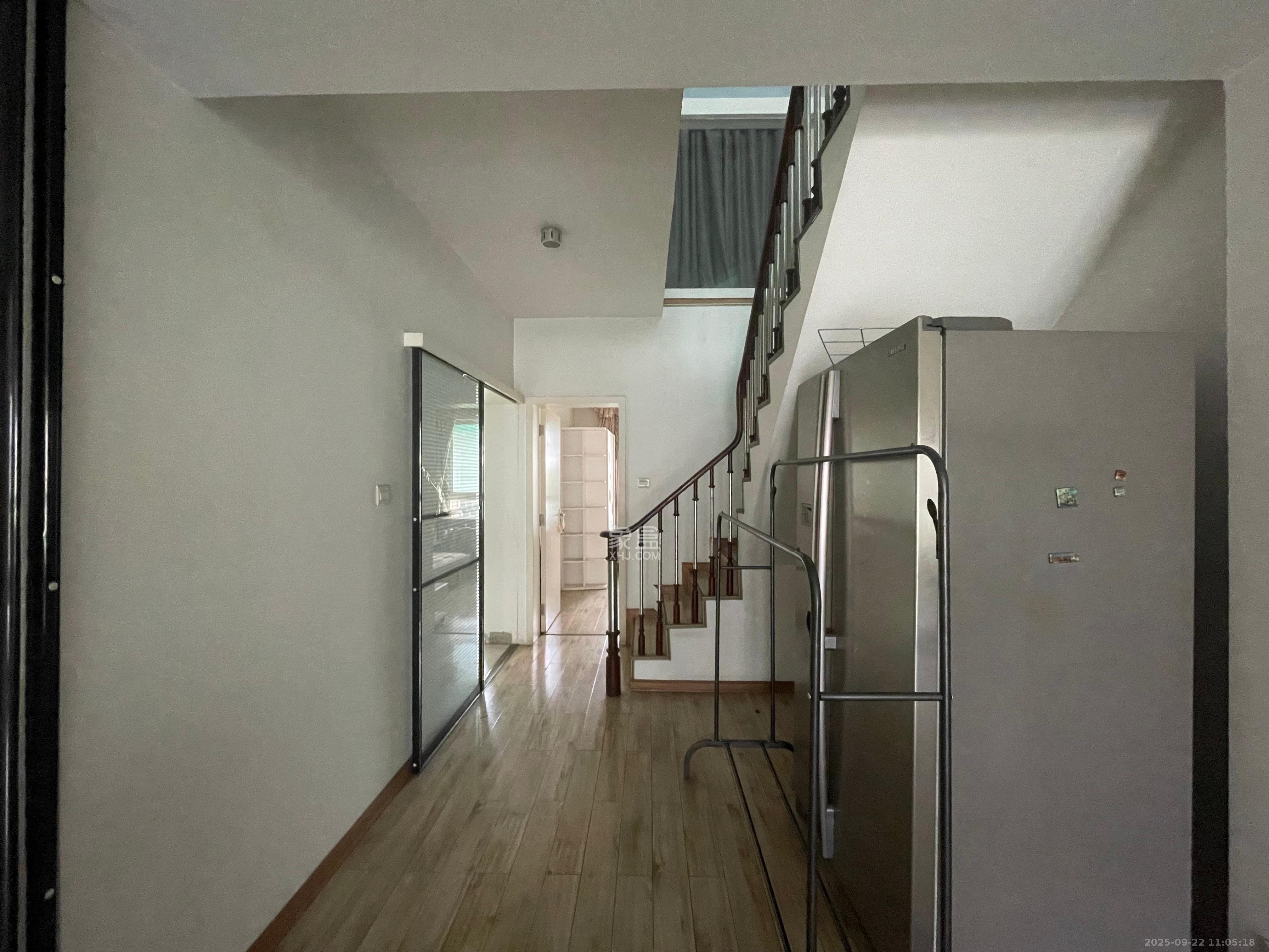 滨江美寓(滨江丽园) 3室2厅2卫 2500.0元/月 滨江美寓(滨江丽园) 3室2厅2卫 2500.0元/月室内图