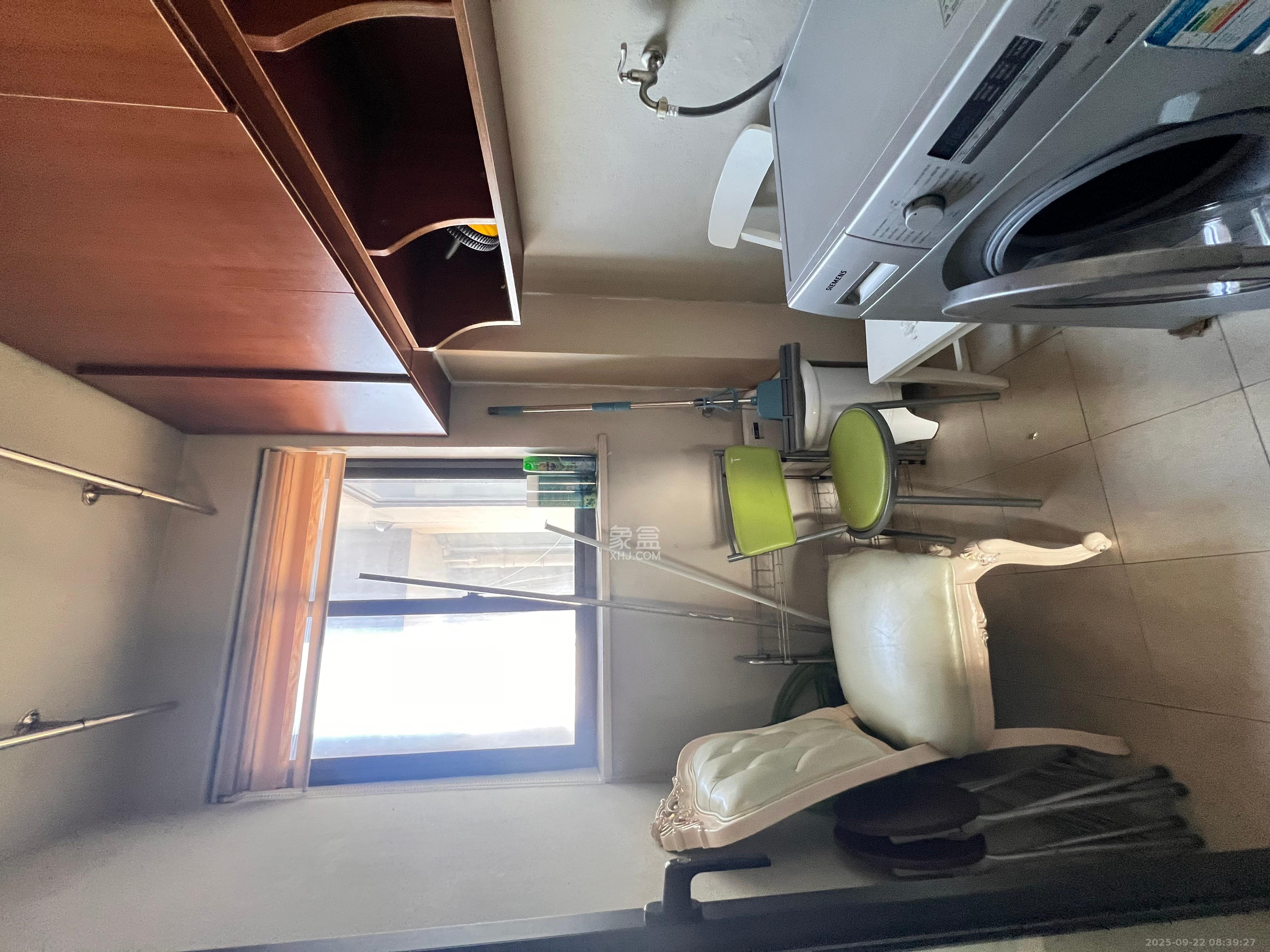 万科城 1室2厅0卫 3000.0元/月 万科城 1室2厅0卫 3000.0元/月室内图