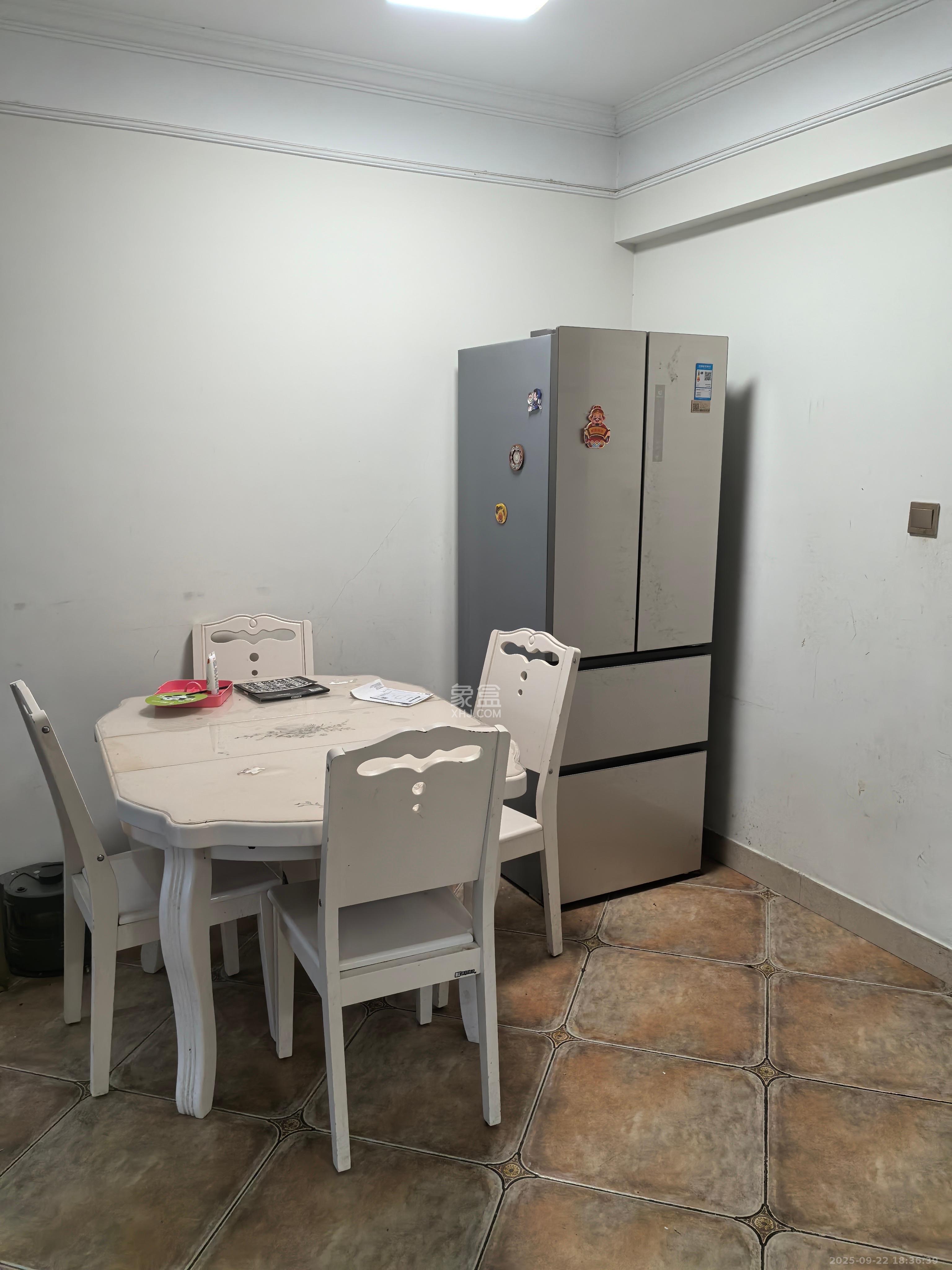 协信星澜汇  1室2厅3卫    3000.0元/月室内图