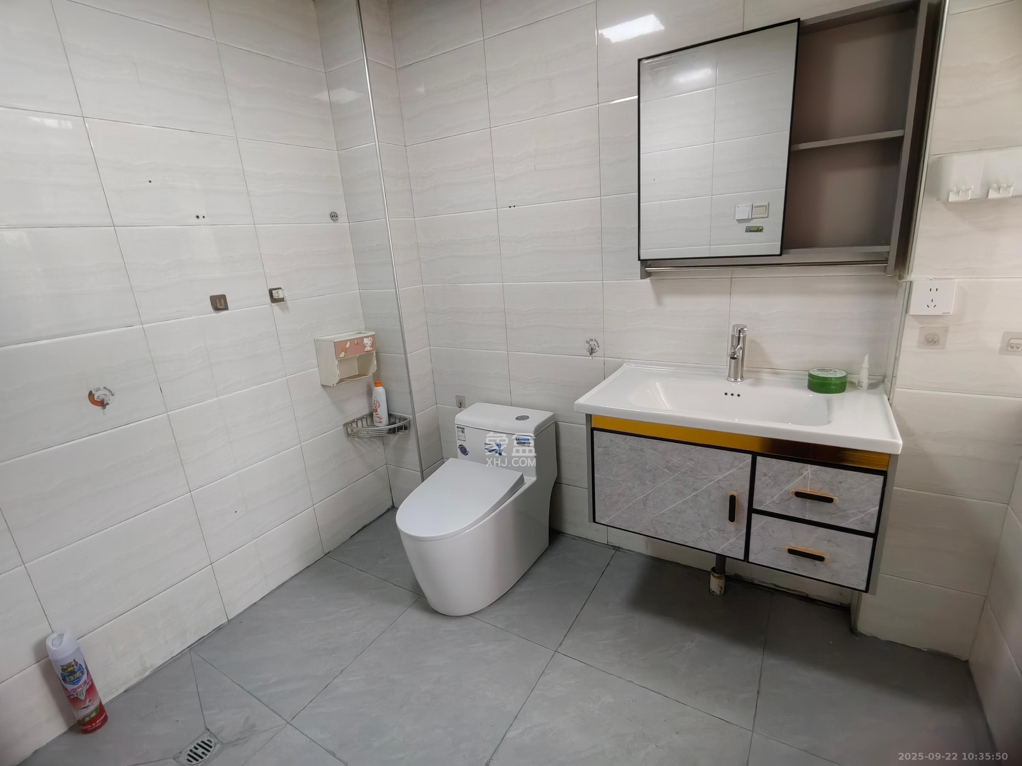 先锋新宇  4室2厅2卫    3200.0元/月 先锋新宇  4室2厅2卫    3200.0元/月室内图